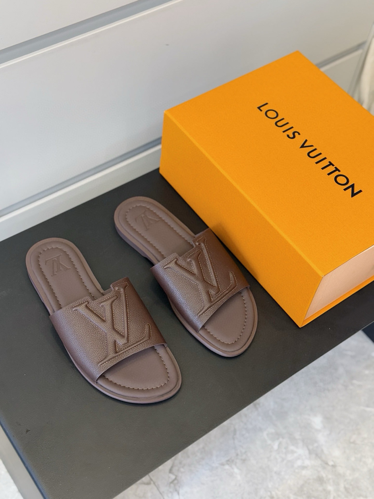 루*비통 워터프론트 슬리퍼