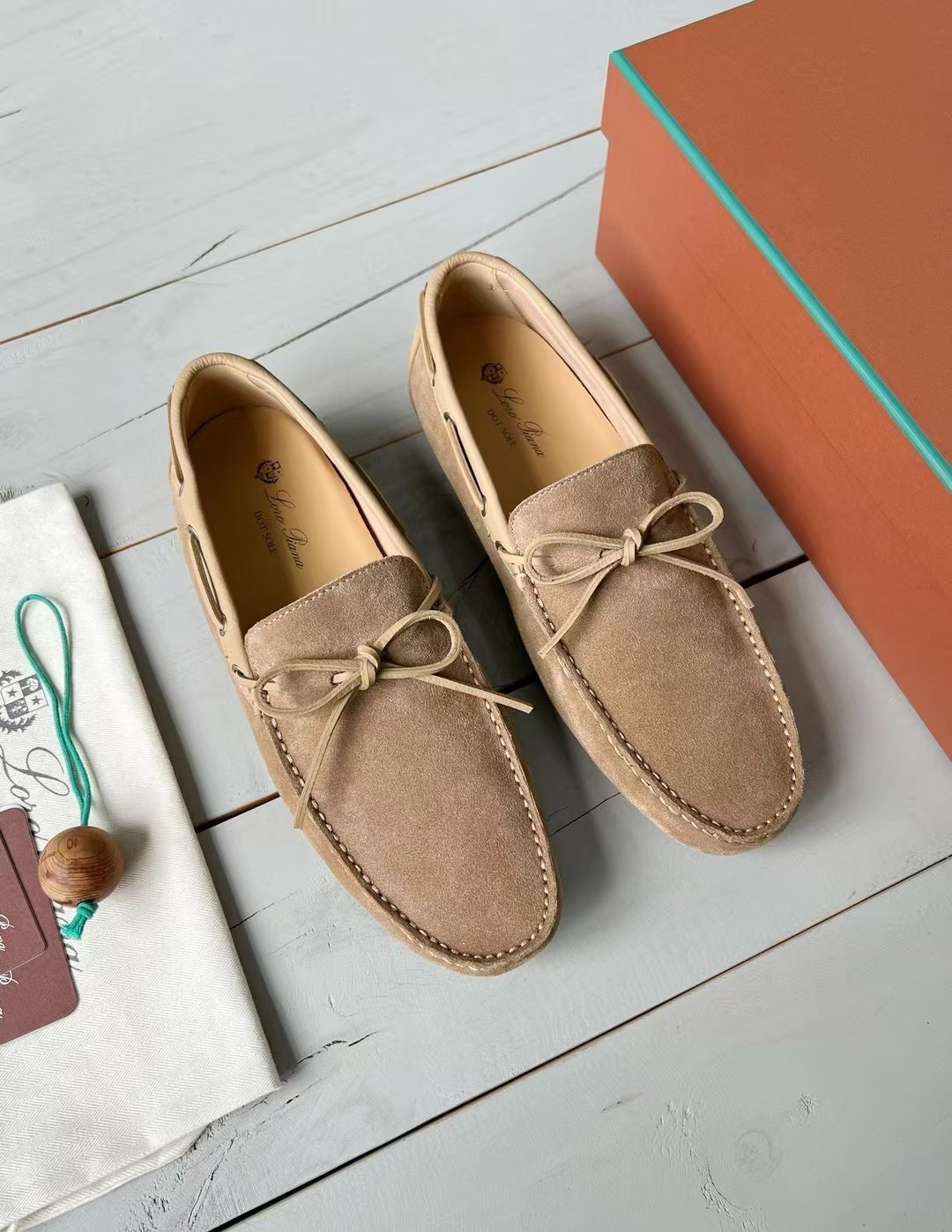 로*피아나 도트 솔 워크 남성 모카신