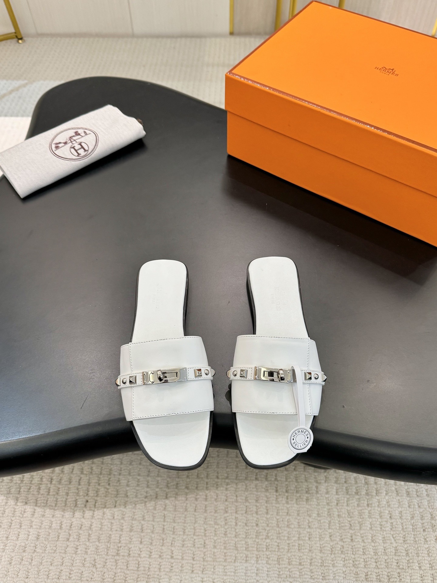 에*메스 플랫 슬리퍼