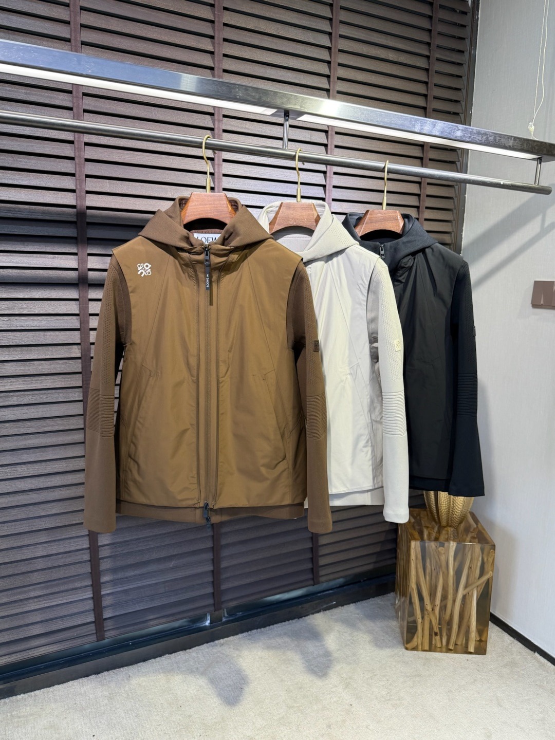 로*베 FW2025 신상 니트 패치 점퍼