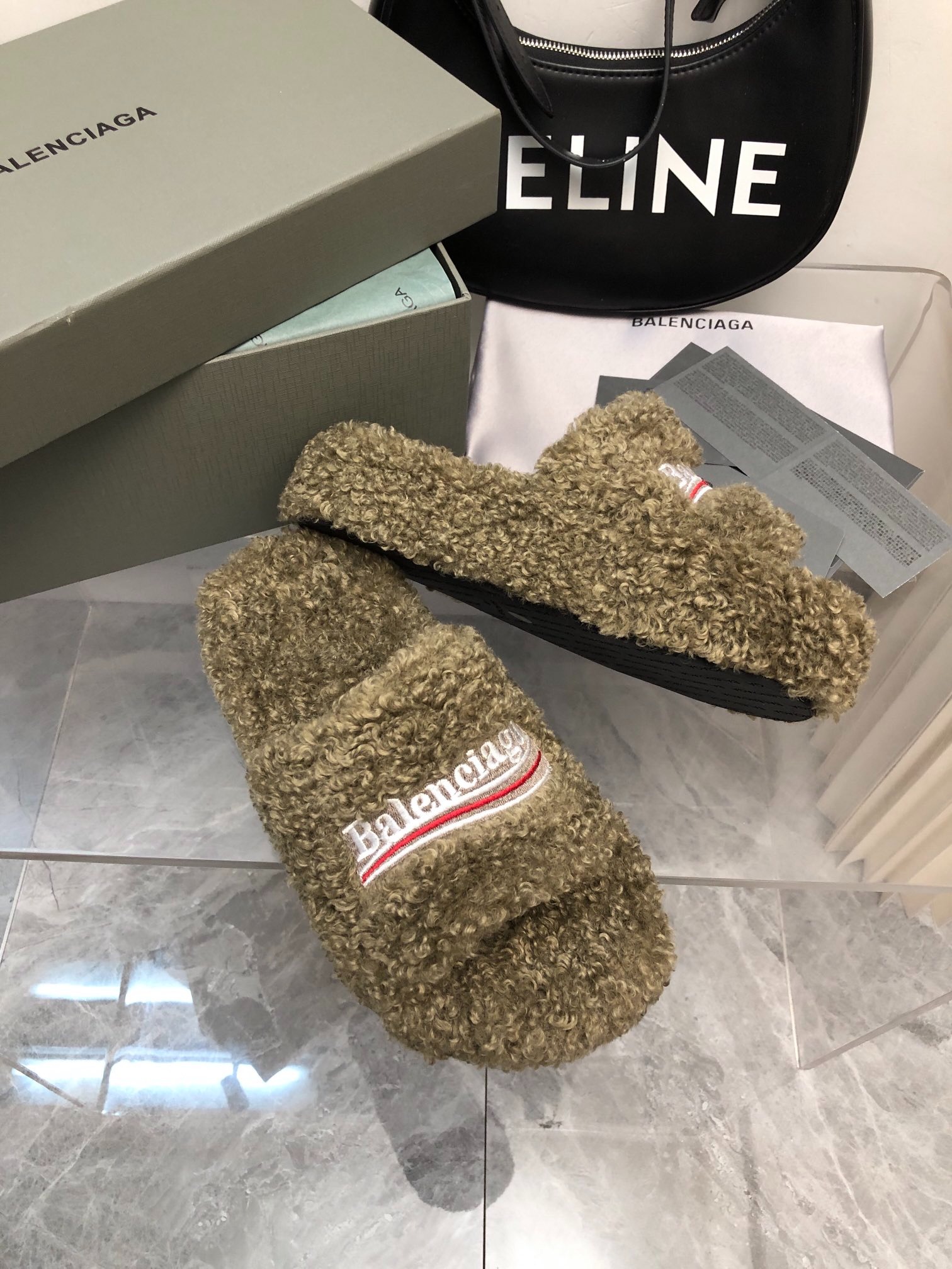 발*시아가 신상 겨울 통굽 퍼 슬리퍼