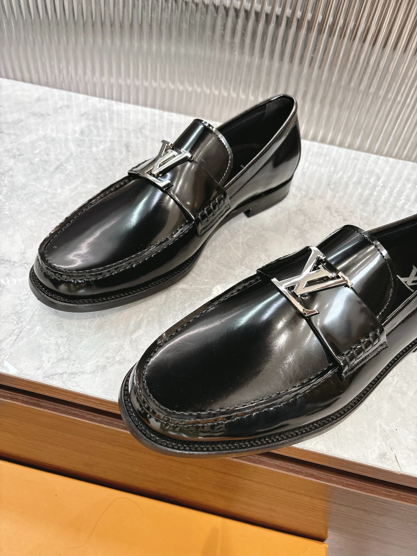 루*비통 오리지널 하이 퀄리티 클래식 로퍼