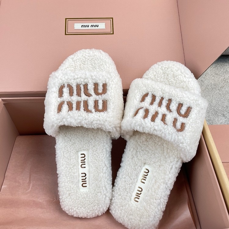 미우미우 시어링 슬라이드 슬리퍼
