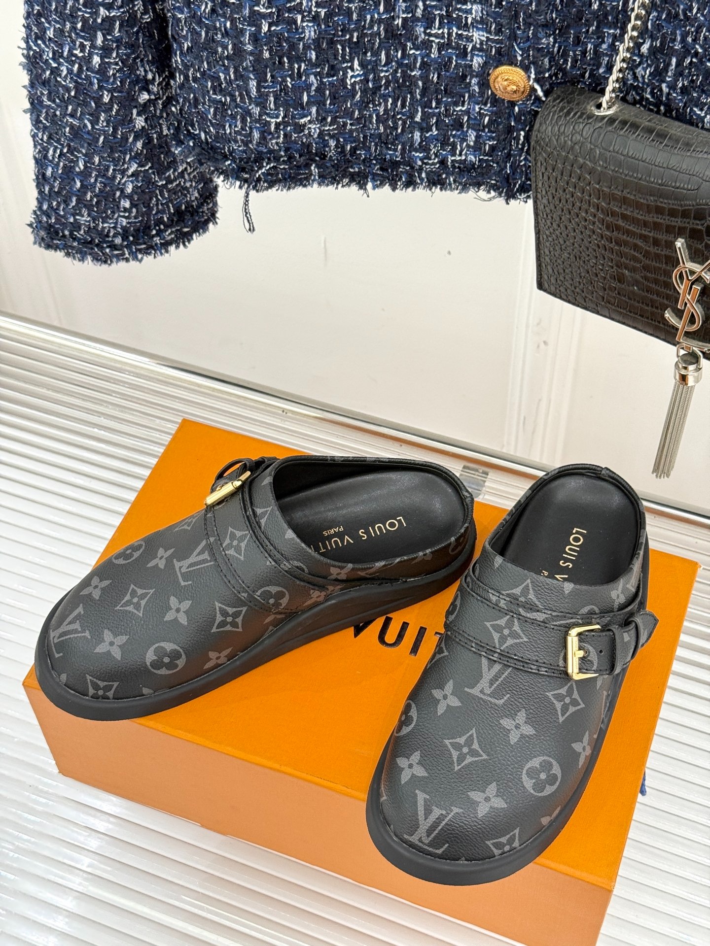 루*비통 25WF 신상 버켄 세미슬리퍼