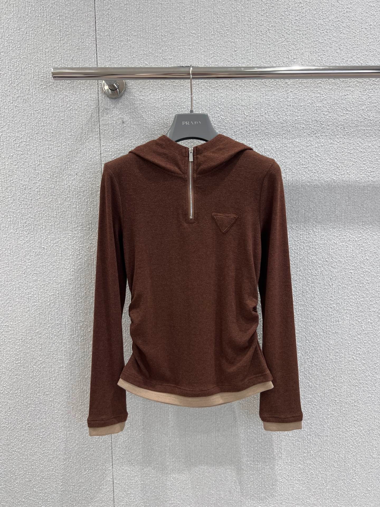 프*다 25Fw 신상 삼각 로고 후드 긴팔티