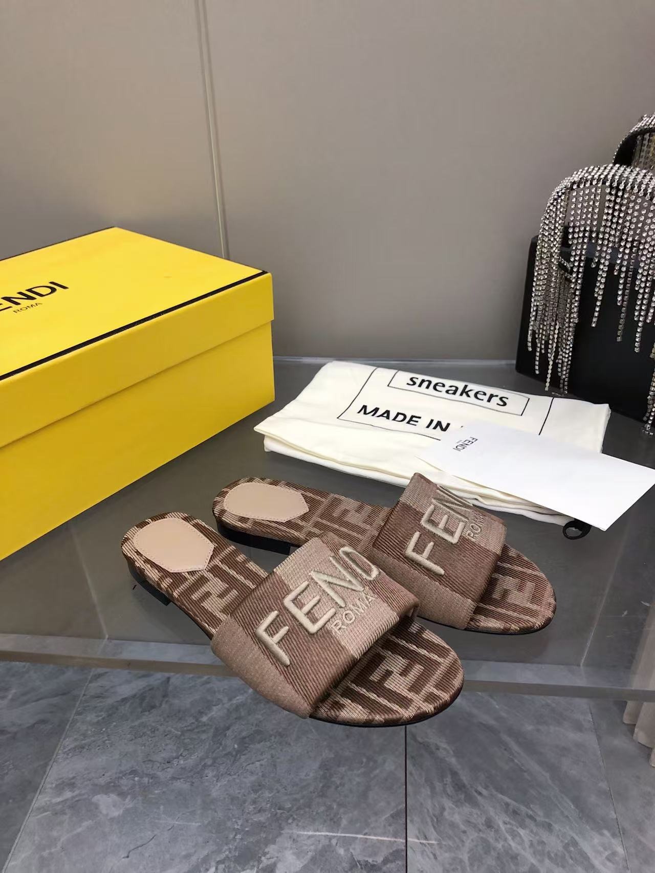 펜* 25 봄여름 신상 자수 슬리퍼