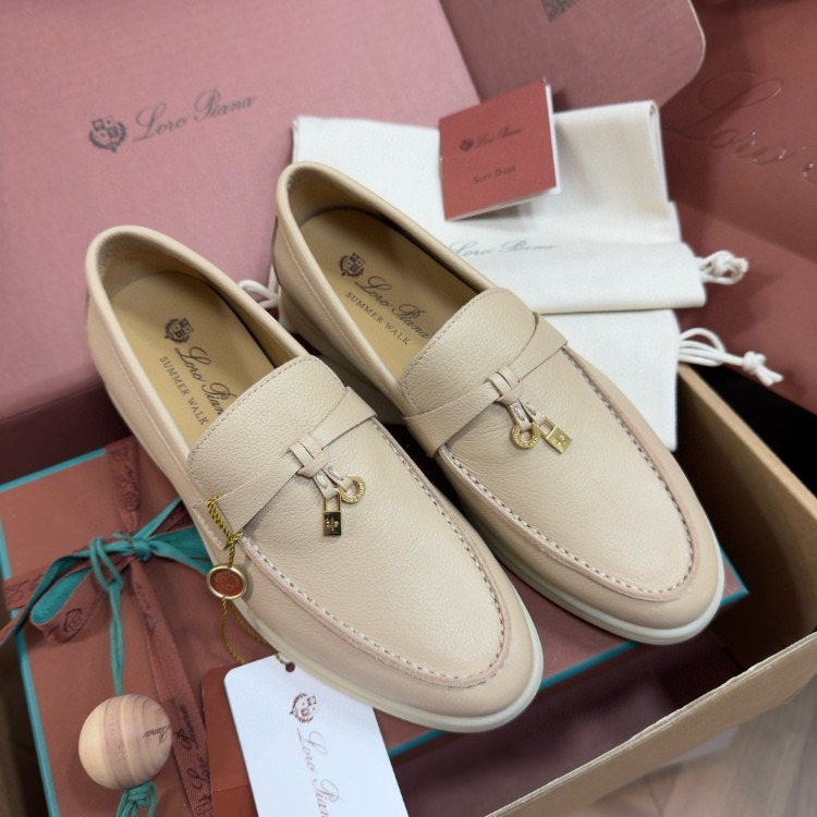 로로피아나 썸머 참 워크 스웨이드