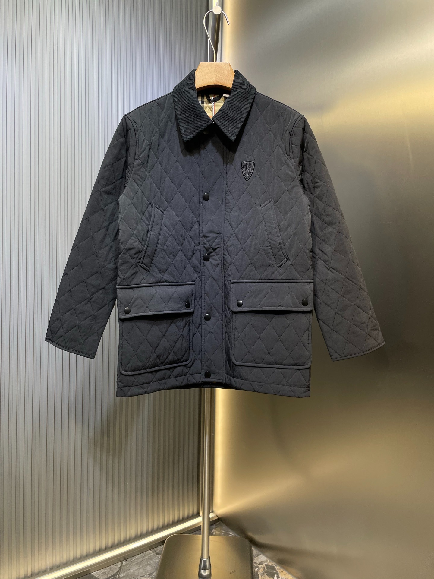 버*리 25ss 신상 터틀넥 자켓 점퍼