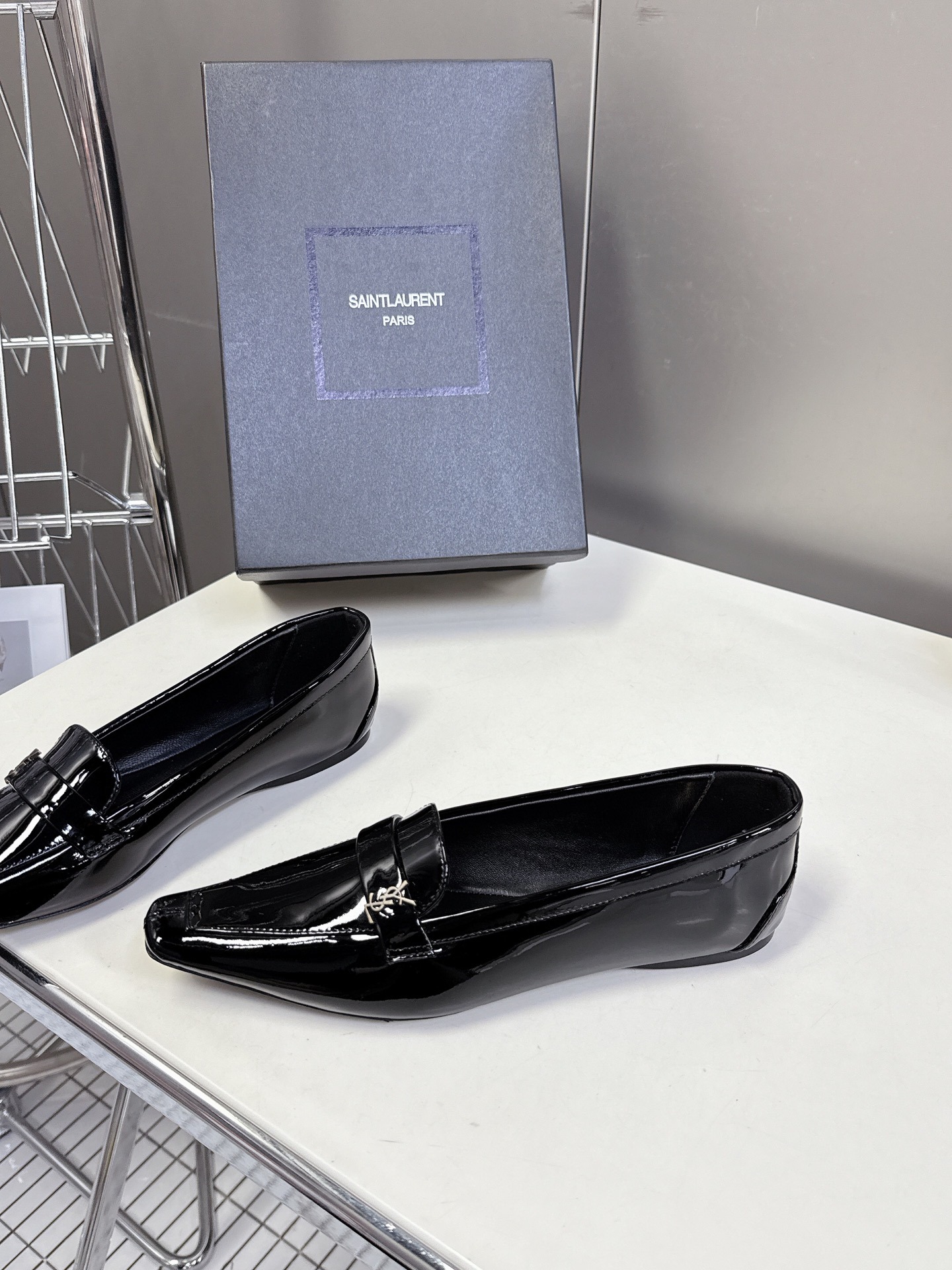 입*로랑 클래식한 슈즈 단화