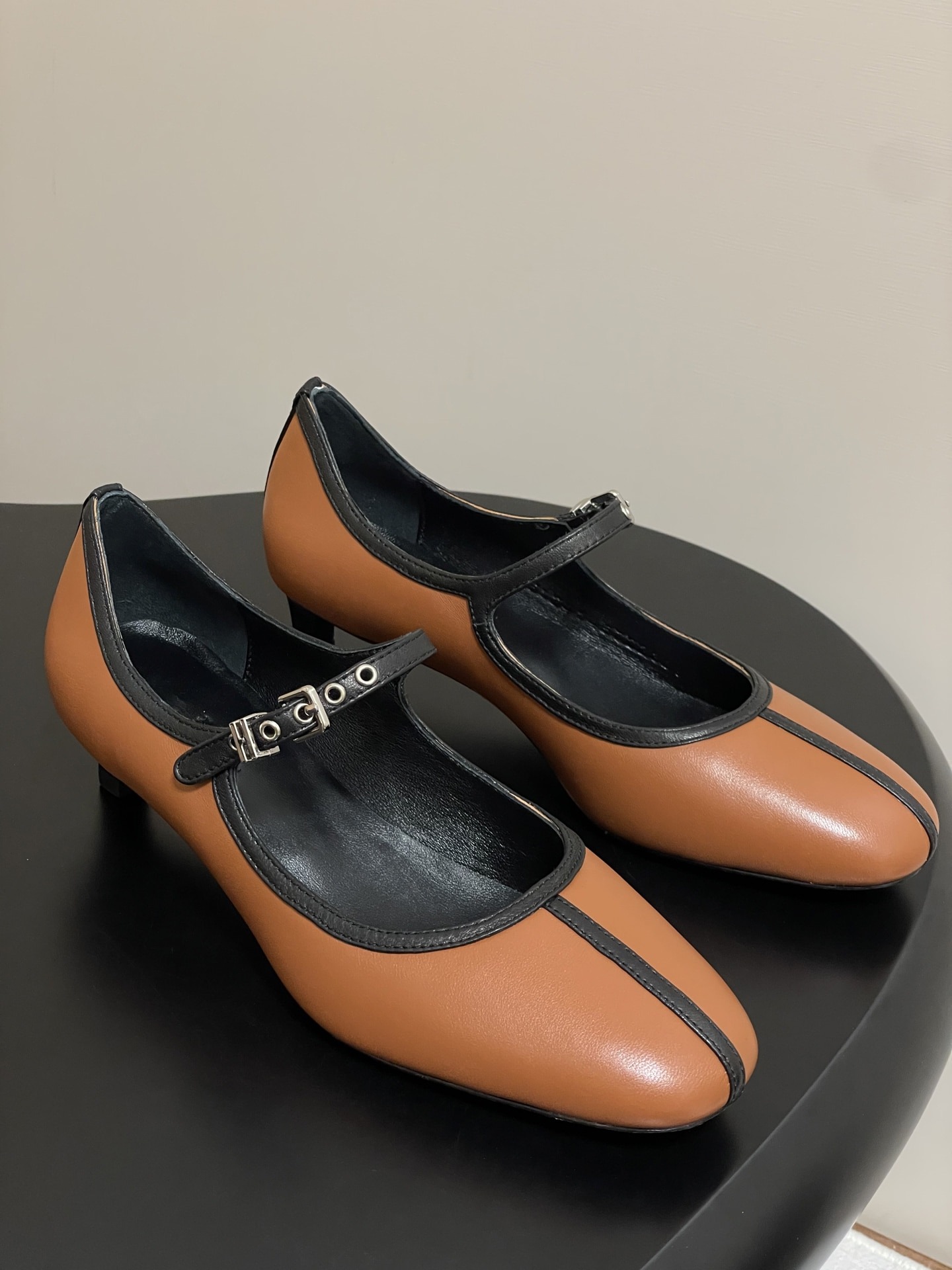 에*메스 25s 가을 신상 Liibeth 40힐