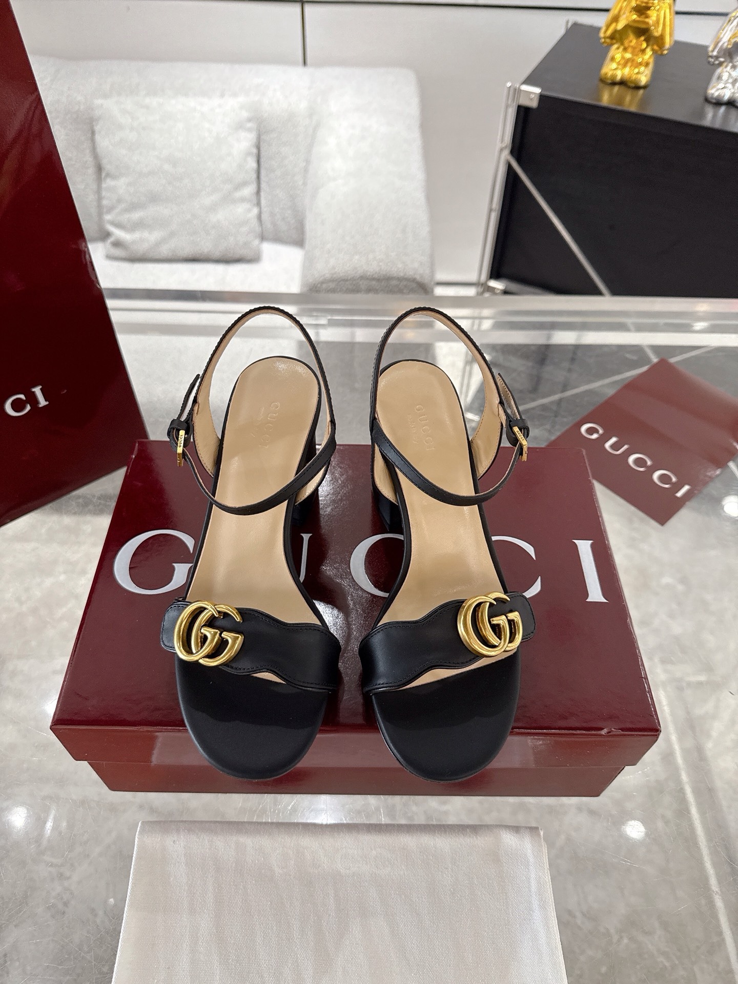 구* 더블 G 버클 힐 스트랩 샌들