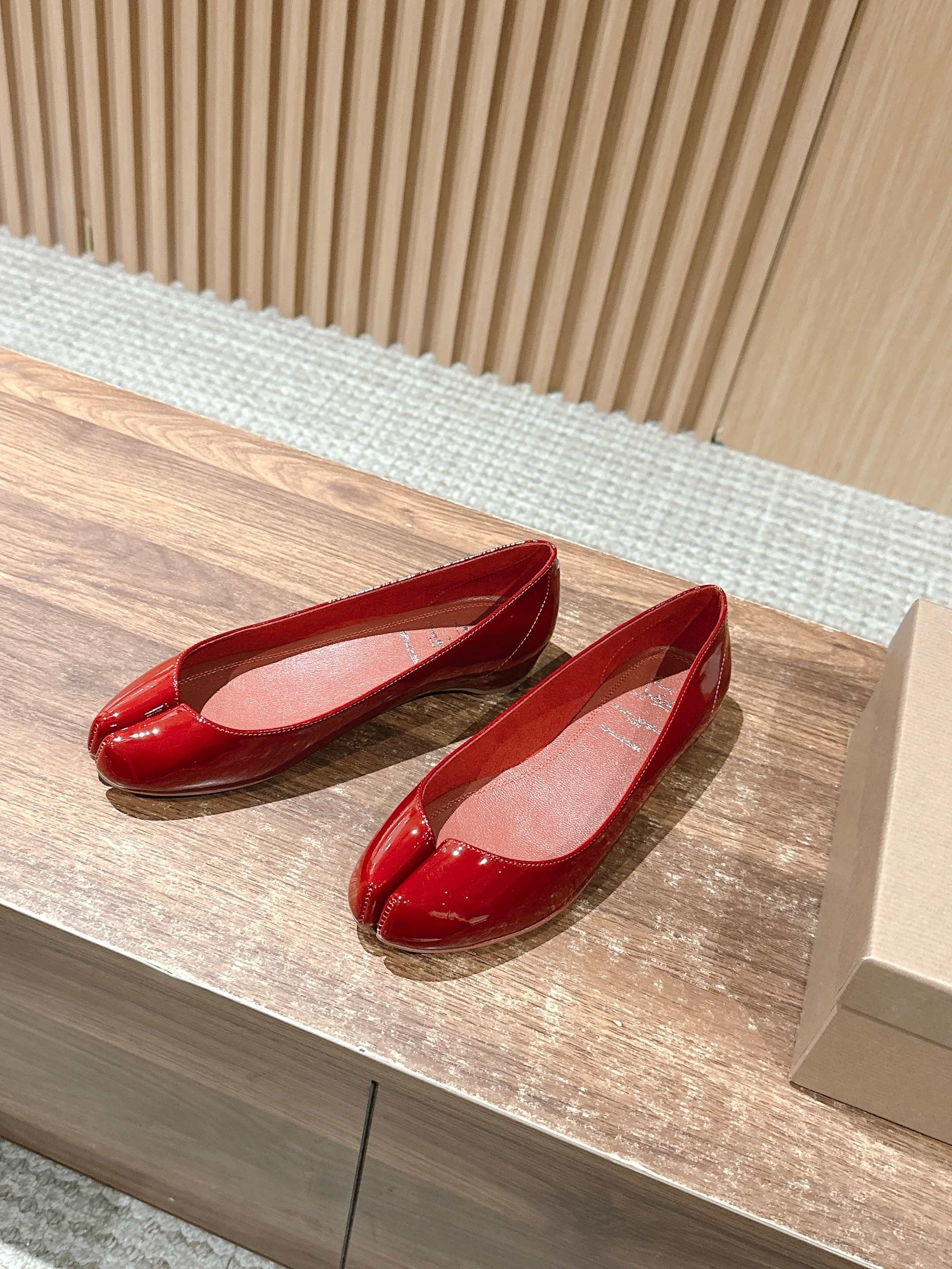 메*마르지엘라  콜라보 토 펌프스