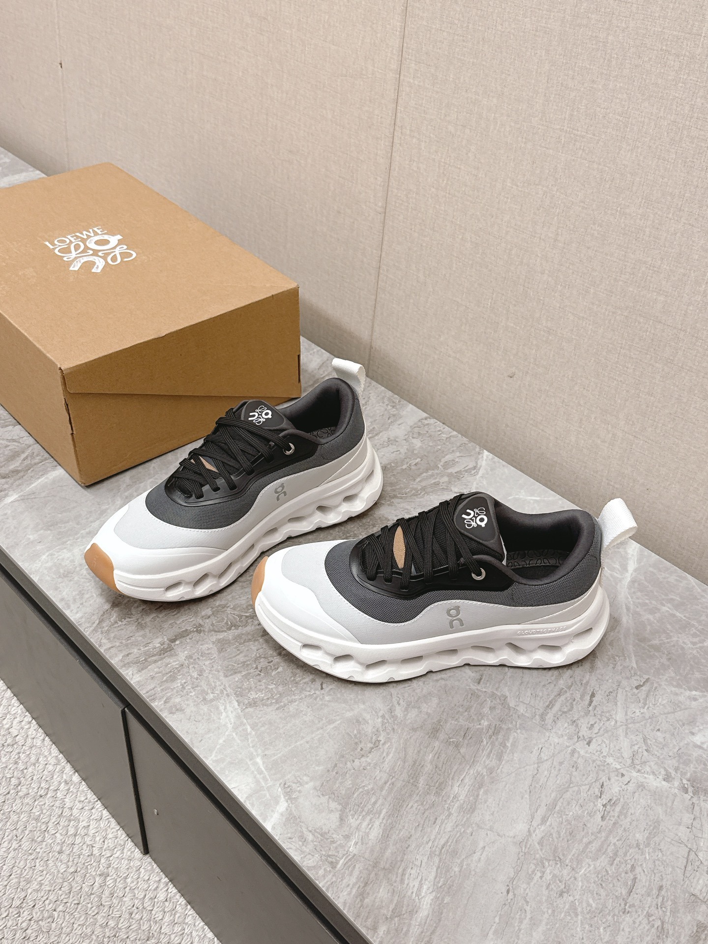 로*베 신상 런닝화