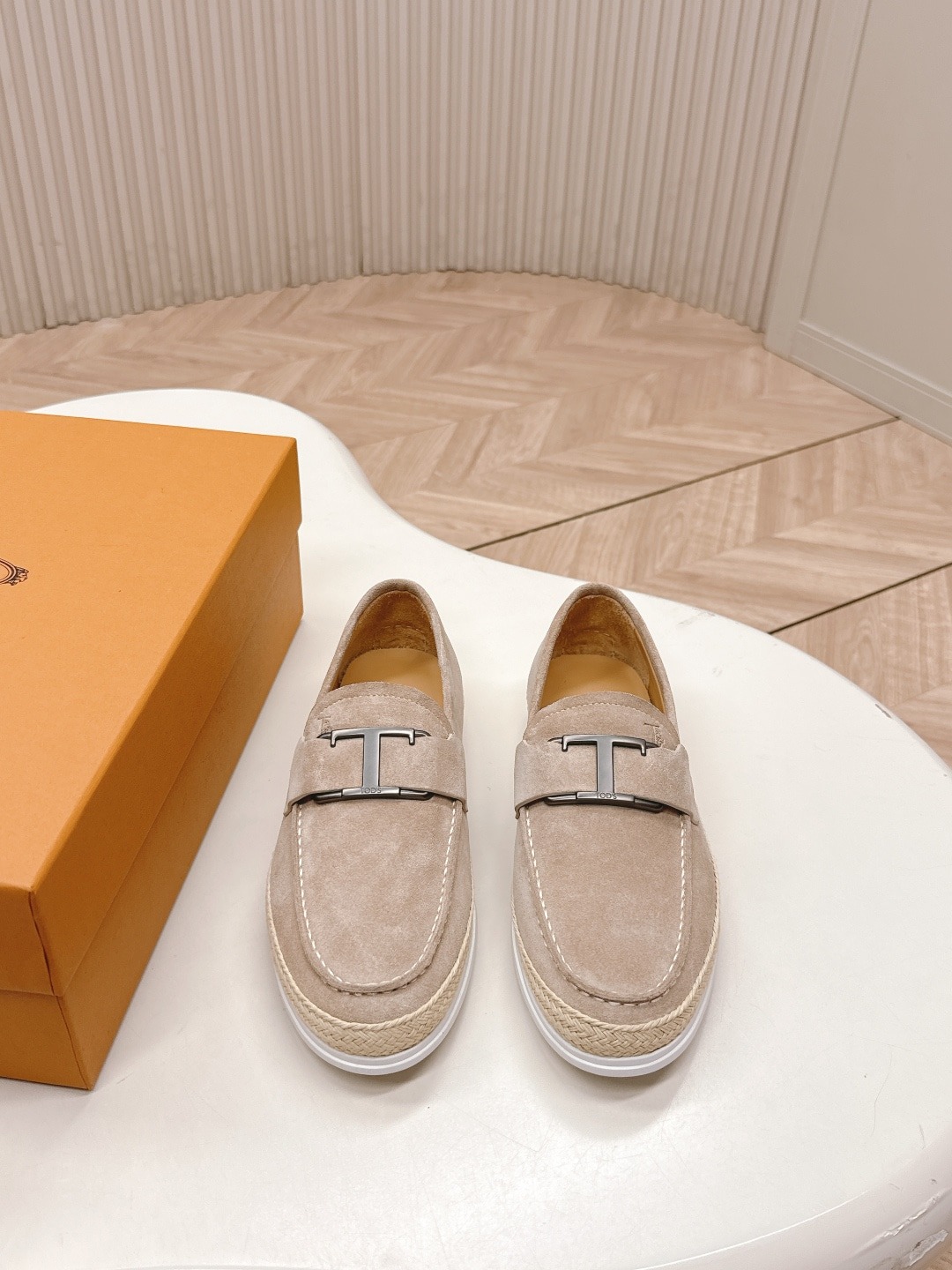 토* 신상 로퍼 스니커즈