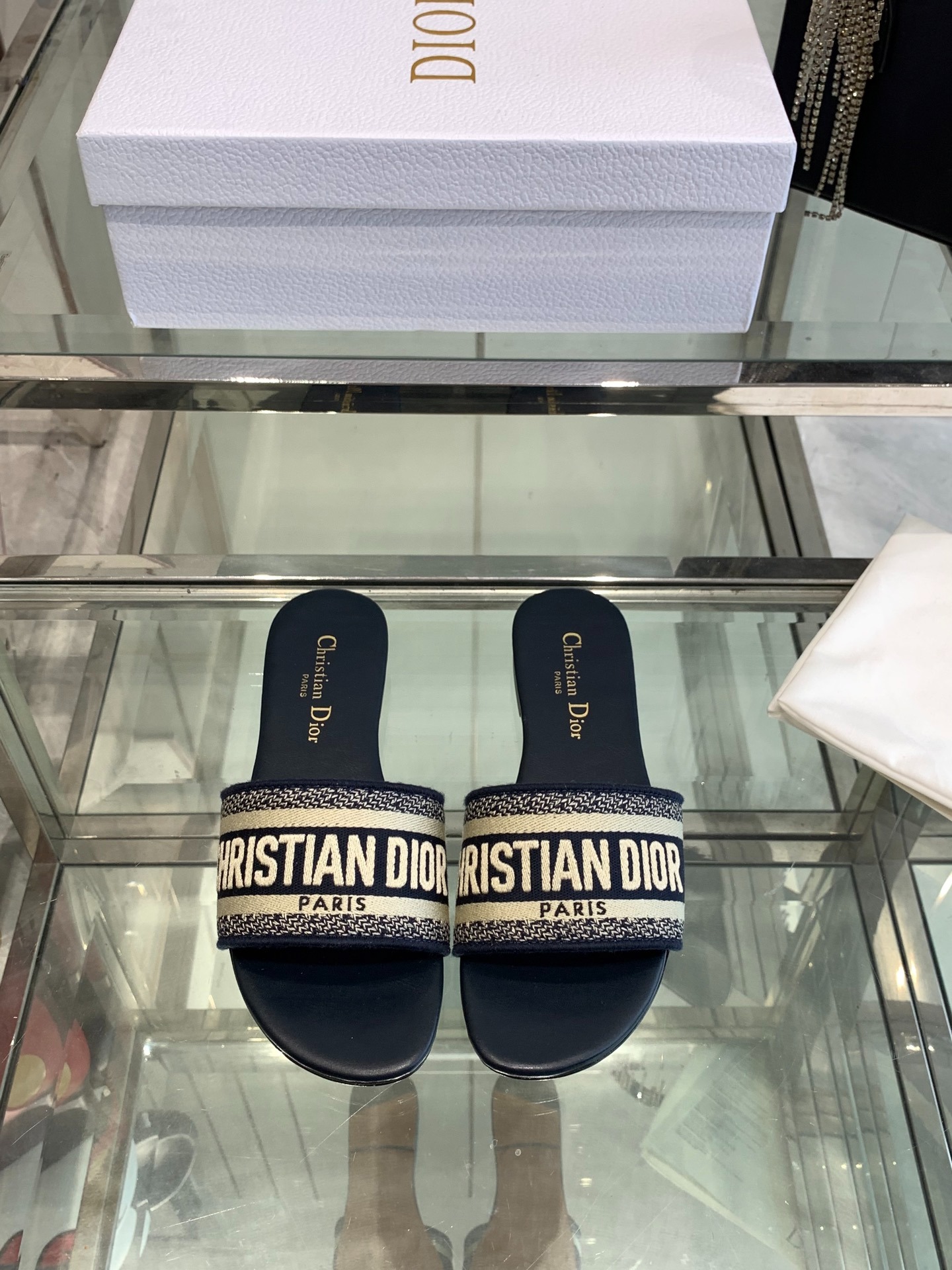 디* 자수 레터링 슬리퍼