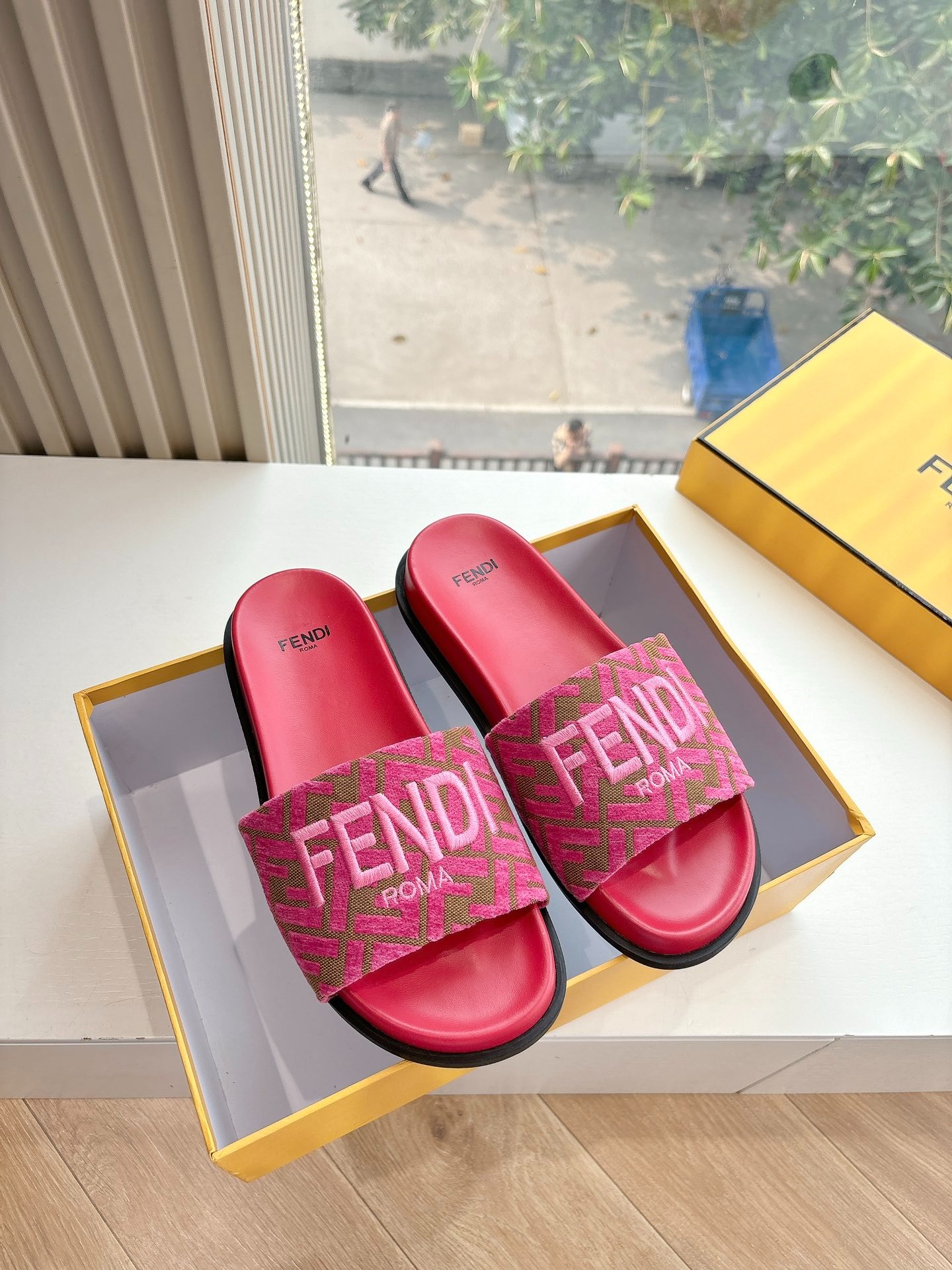 펜* 샌들 슬리퍼