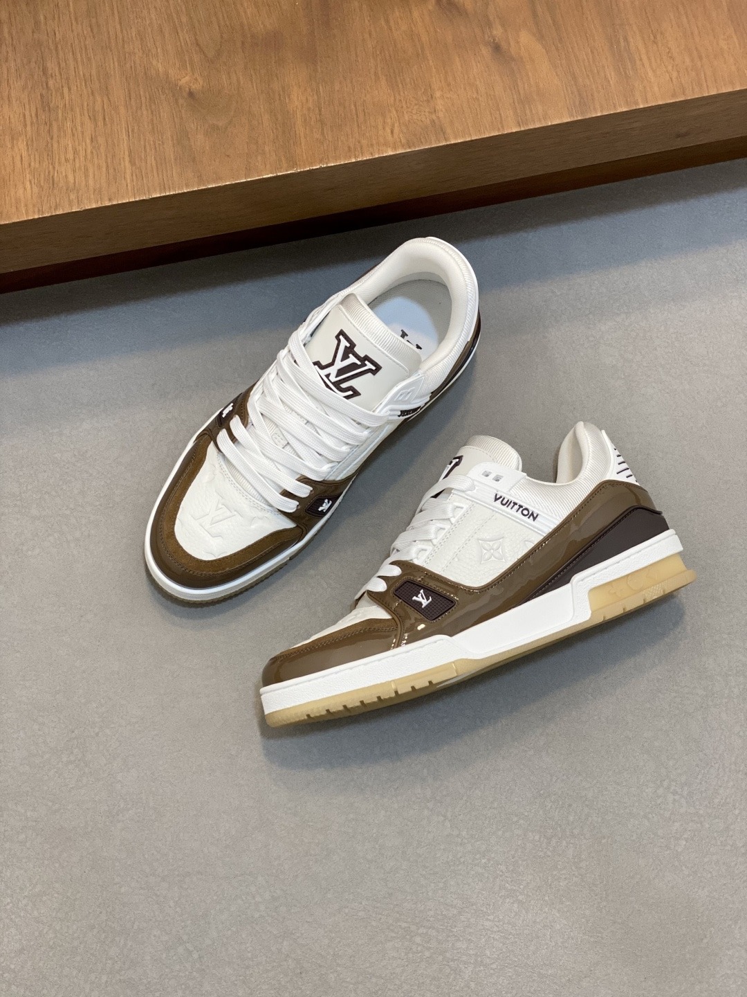 루*비통 신상 트레이너 남성 스니커즈