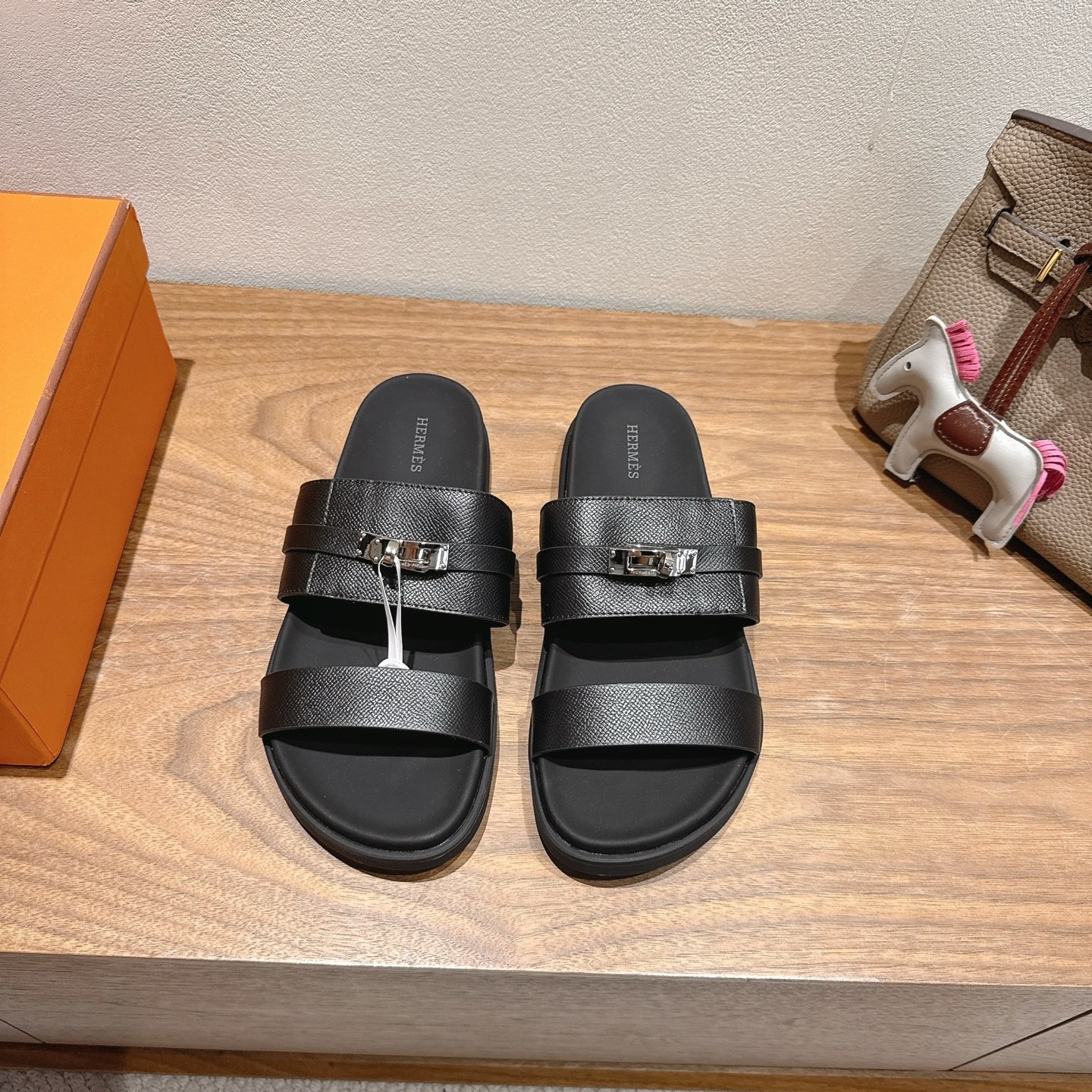 에*메스 25 신상 남자 슬리퍼