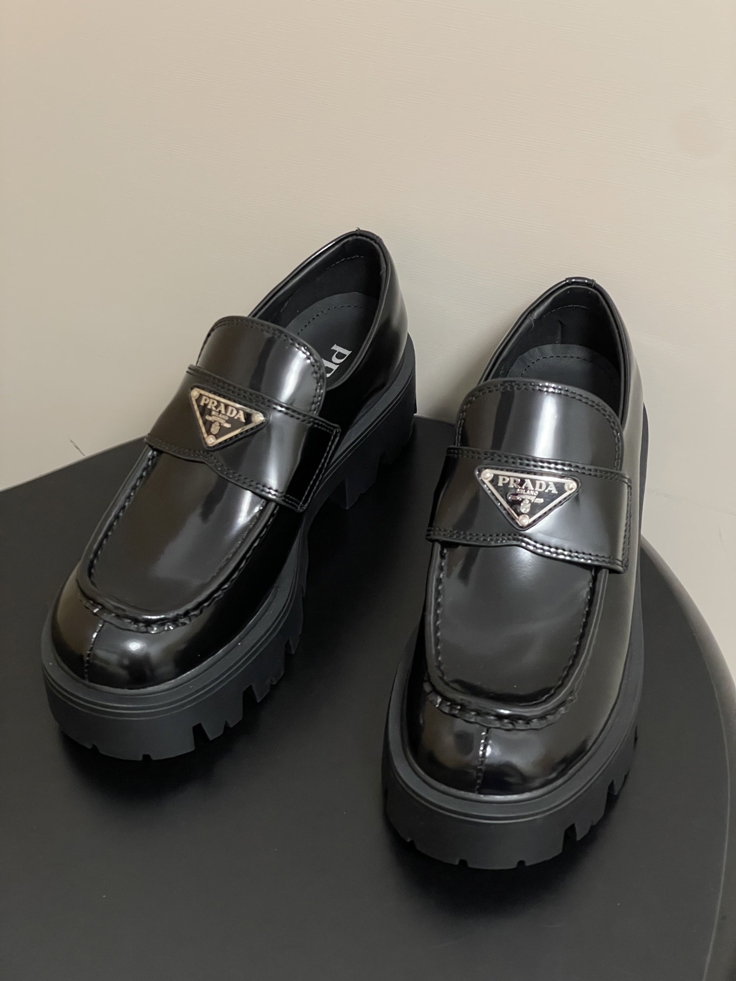 프*다 25Fw 최신 통굽 로퍼