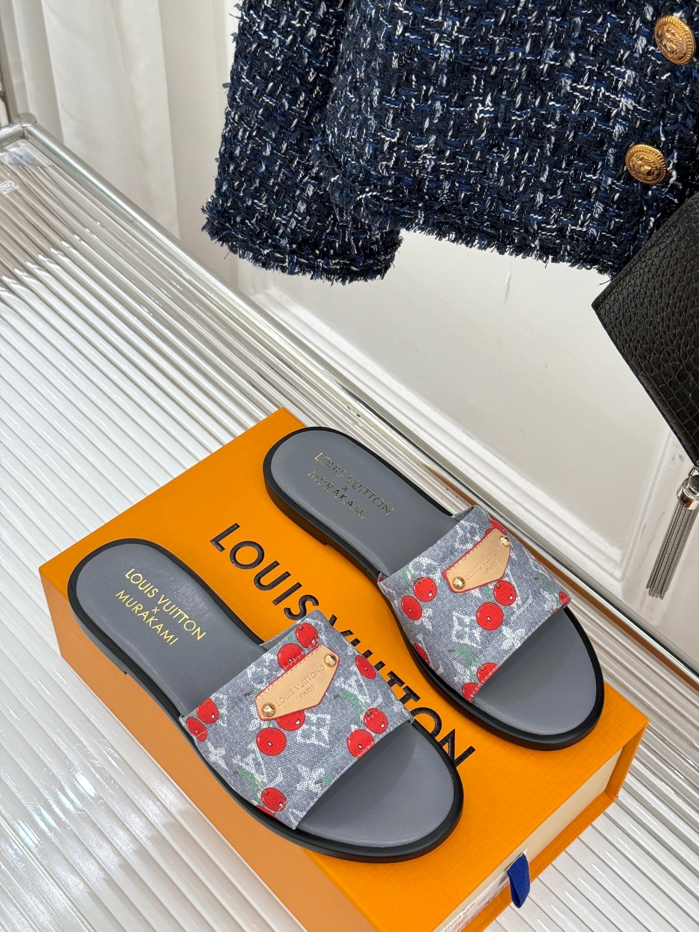 루*비통 25ss 신상 체리 힐 슬리퍼