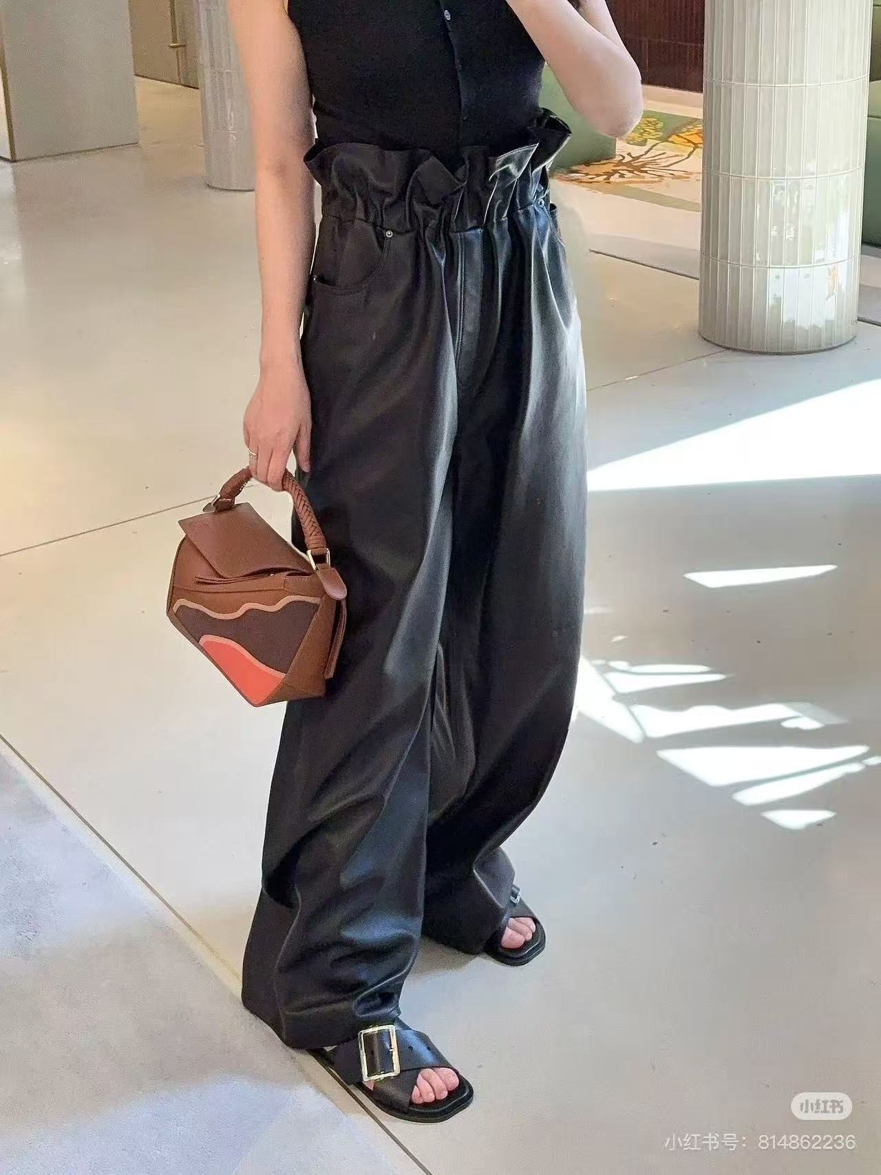 로*베 25 신상 양가죽 와이드 팬츠