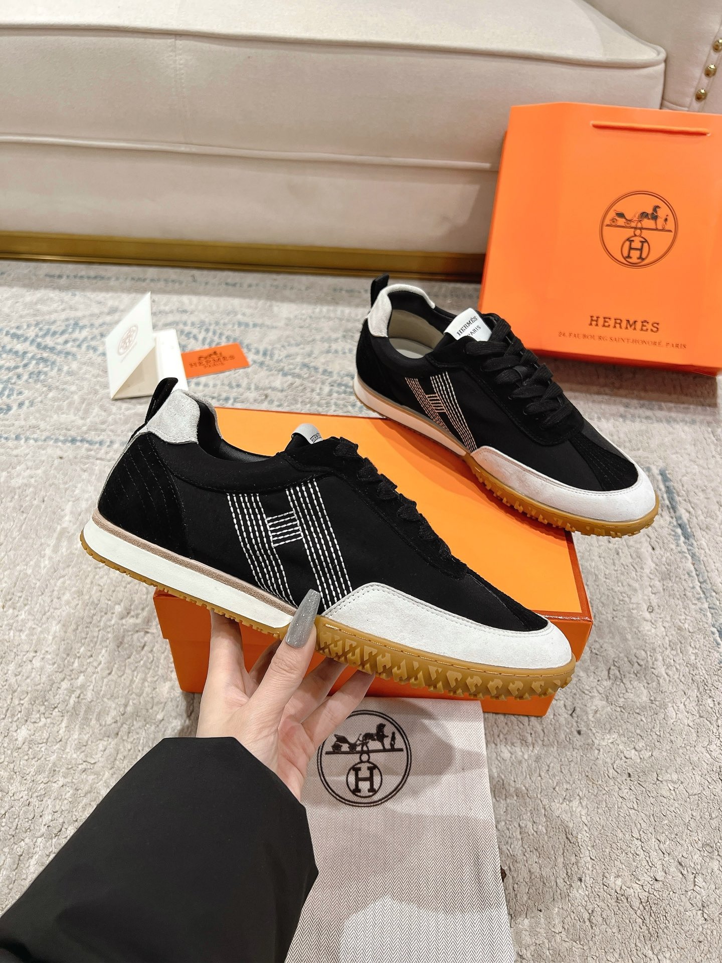 에*메스 스니커즈