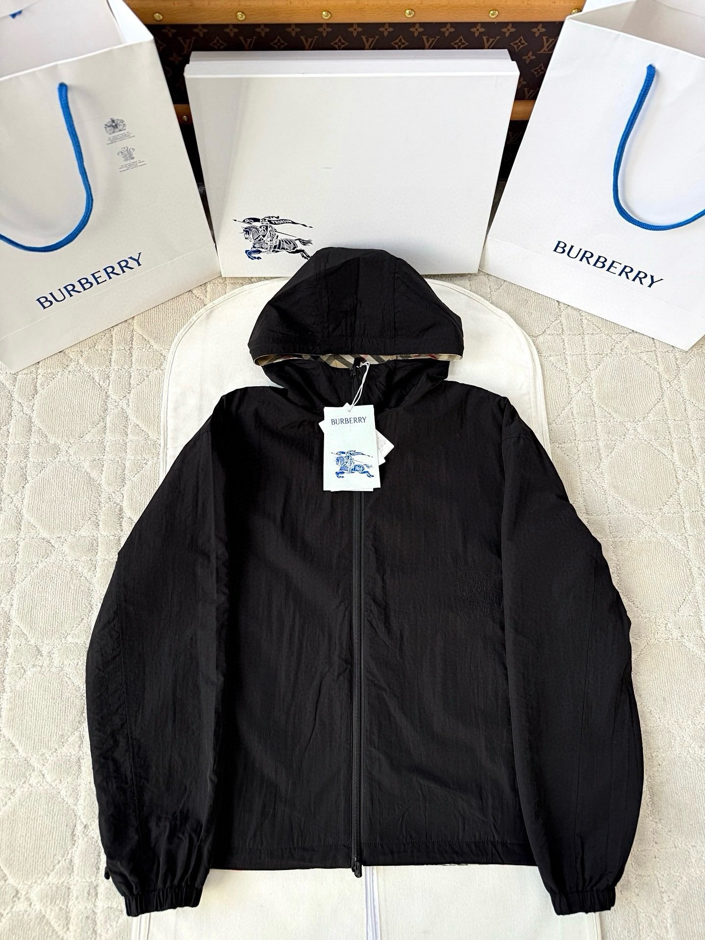 버*리 트윌 자수 리버시블 재킷 코트