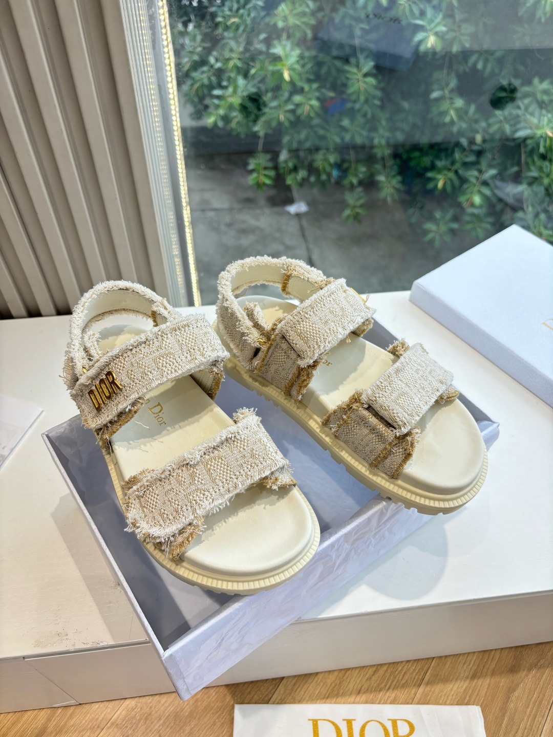 디* 25 CD 로고 버클 샌들 슬리퍼