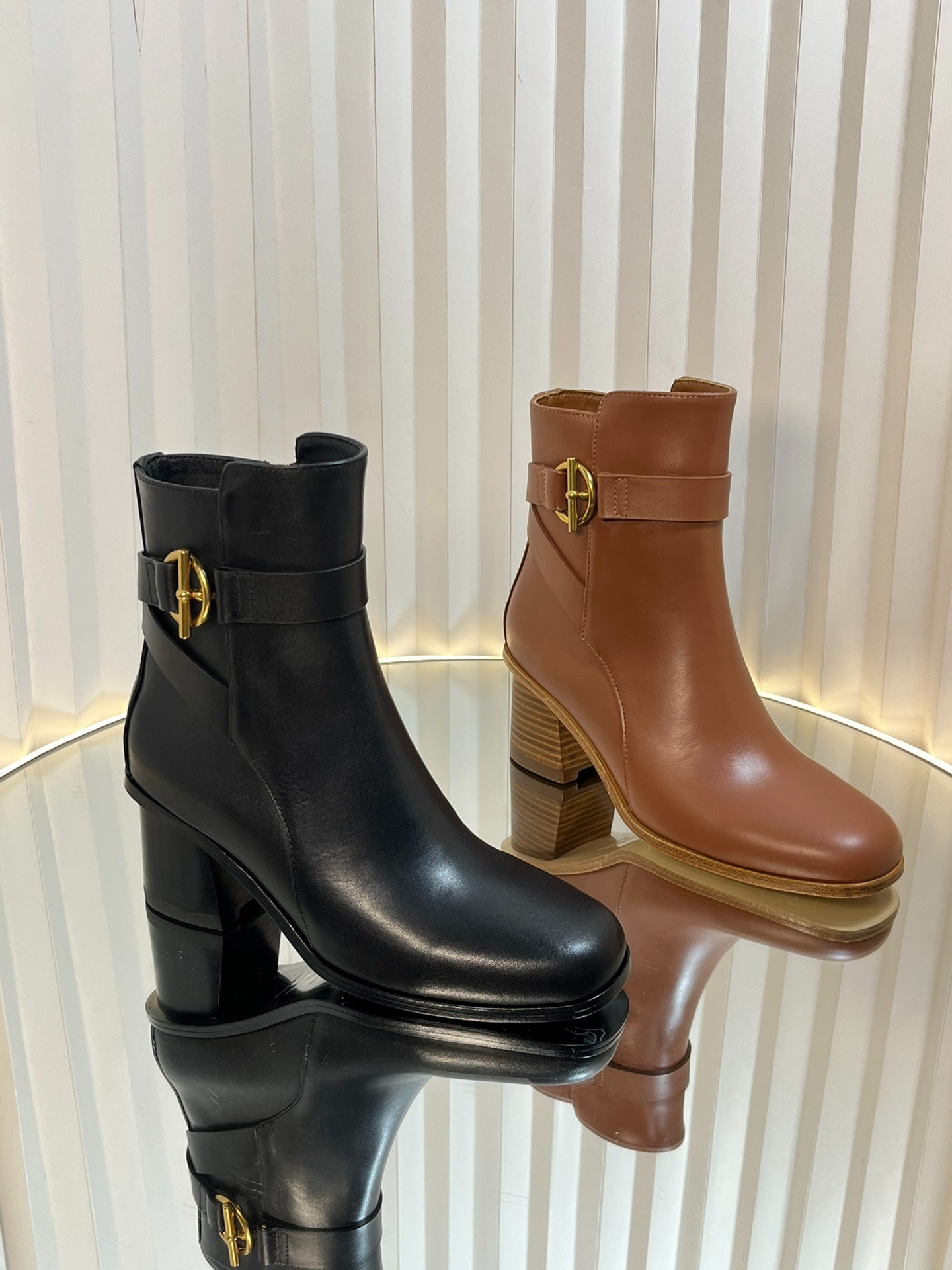 에*메스 가죽 앵클 부츠