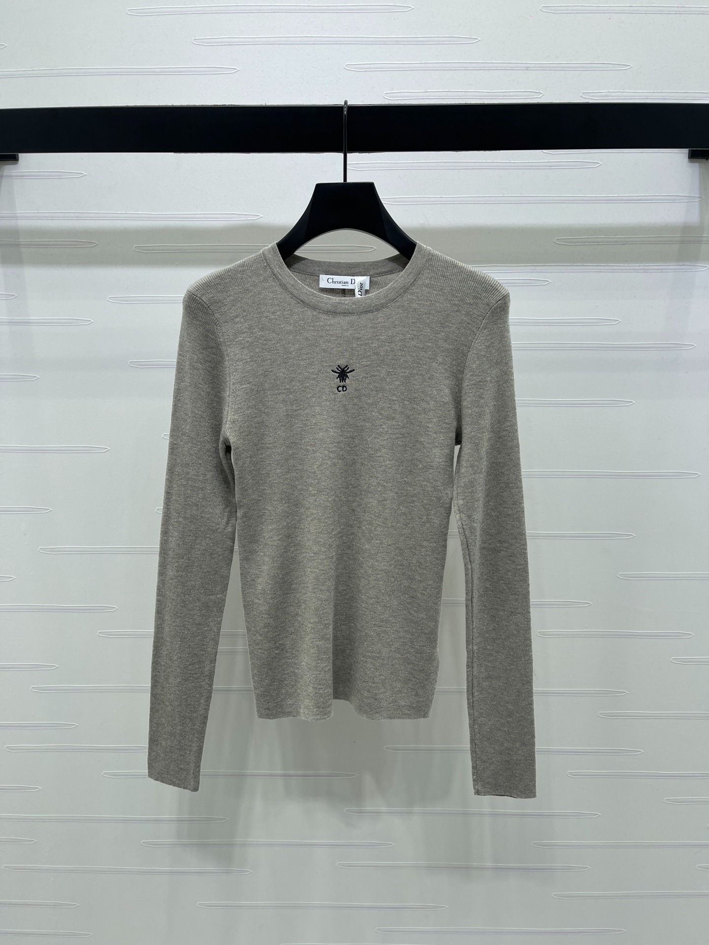 디* 25년 신상 자수 니트 긴팔