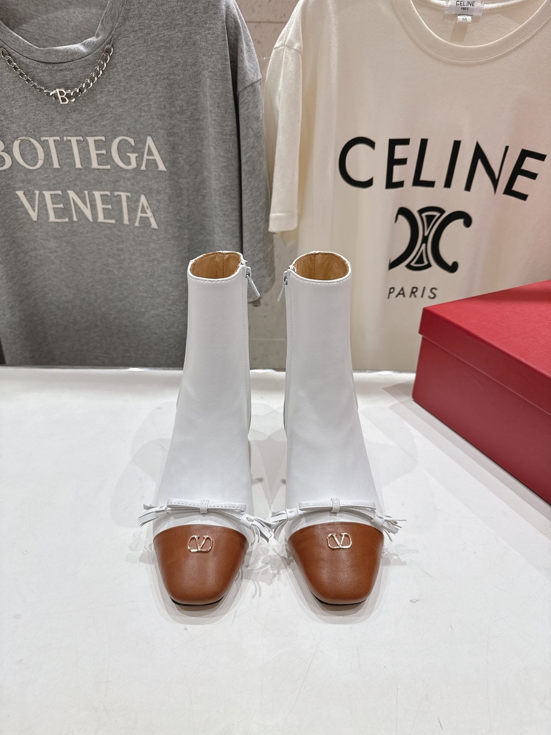 발*티노 25ss 신상 앵클부츠