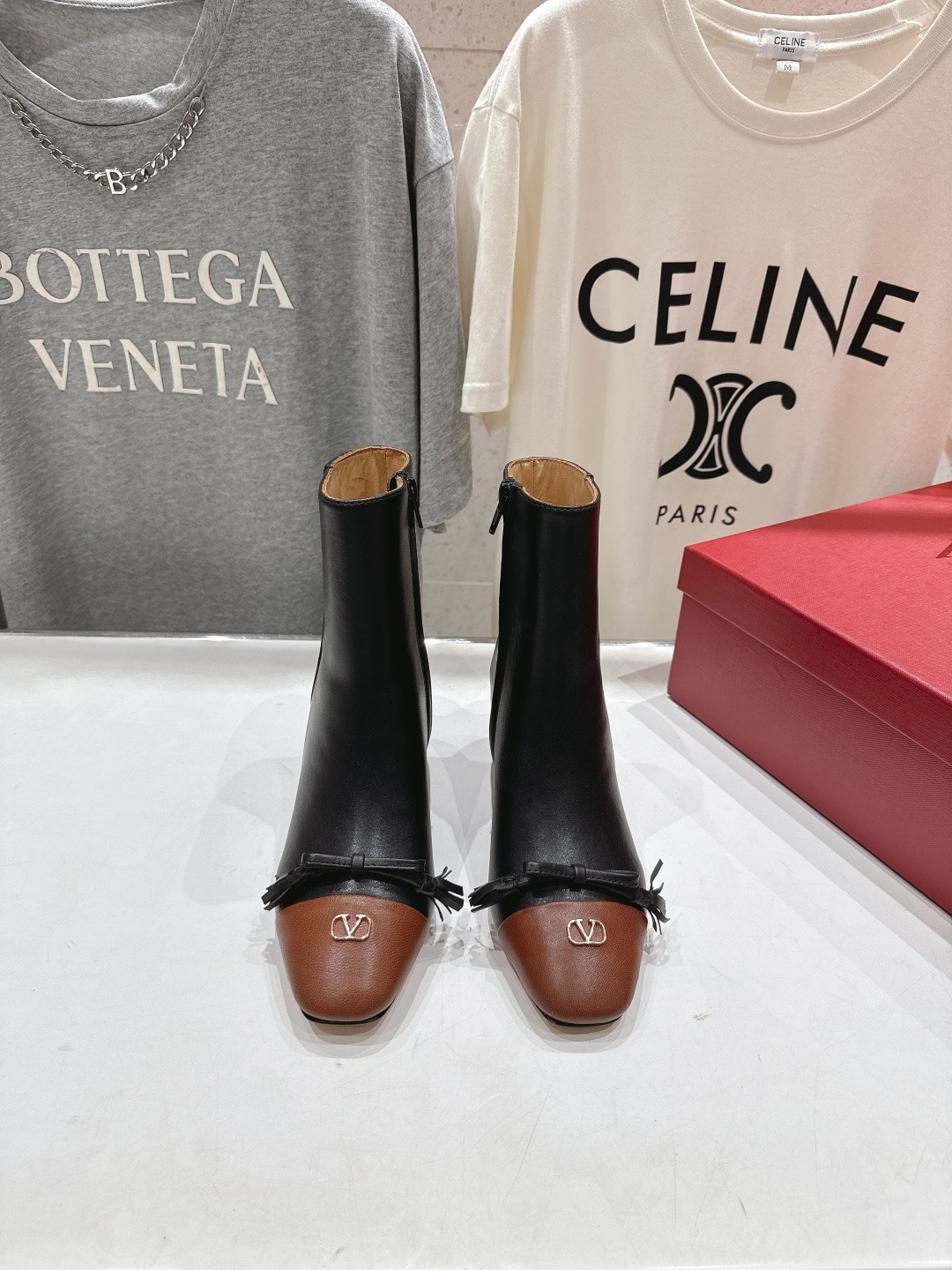 발*티노 25ss 신상 앵클부츠