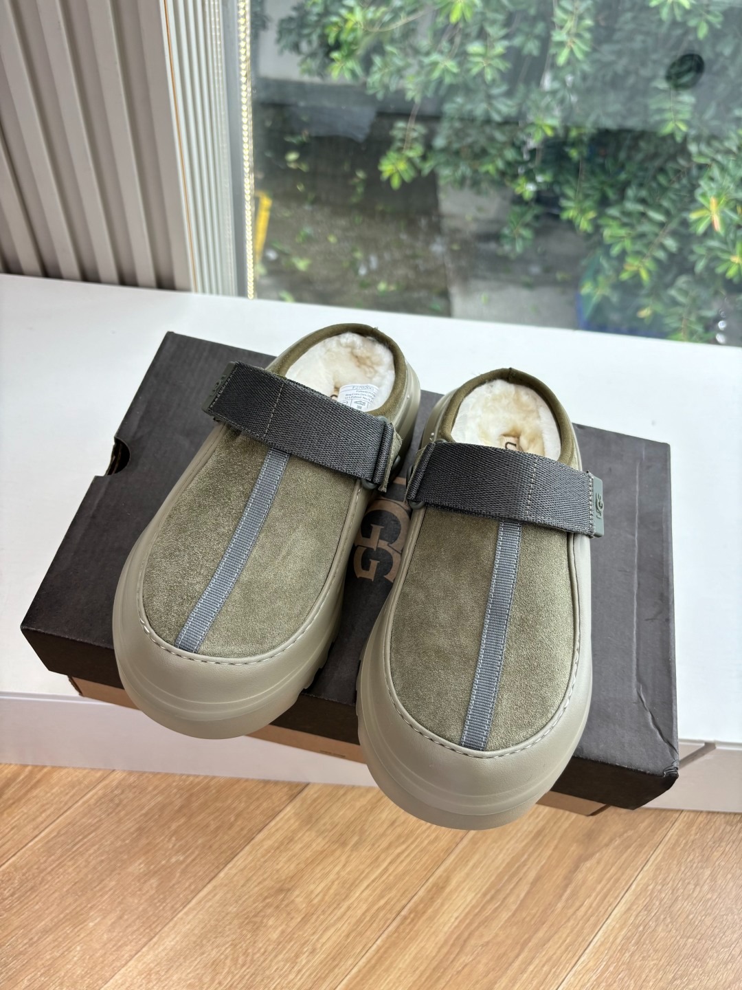 어* 신상 가죽 슬리퍼