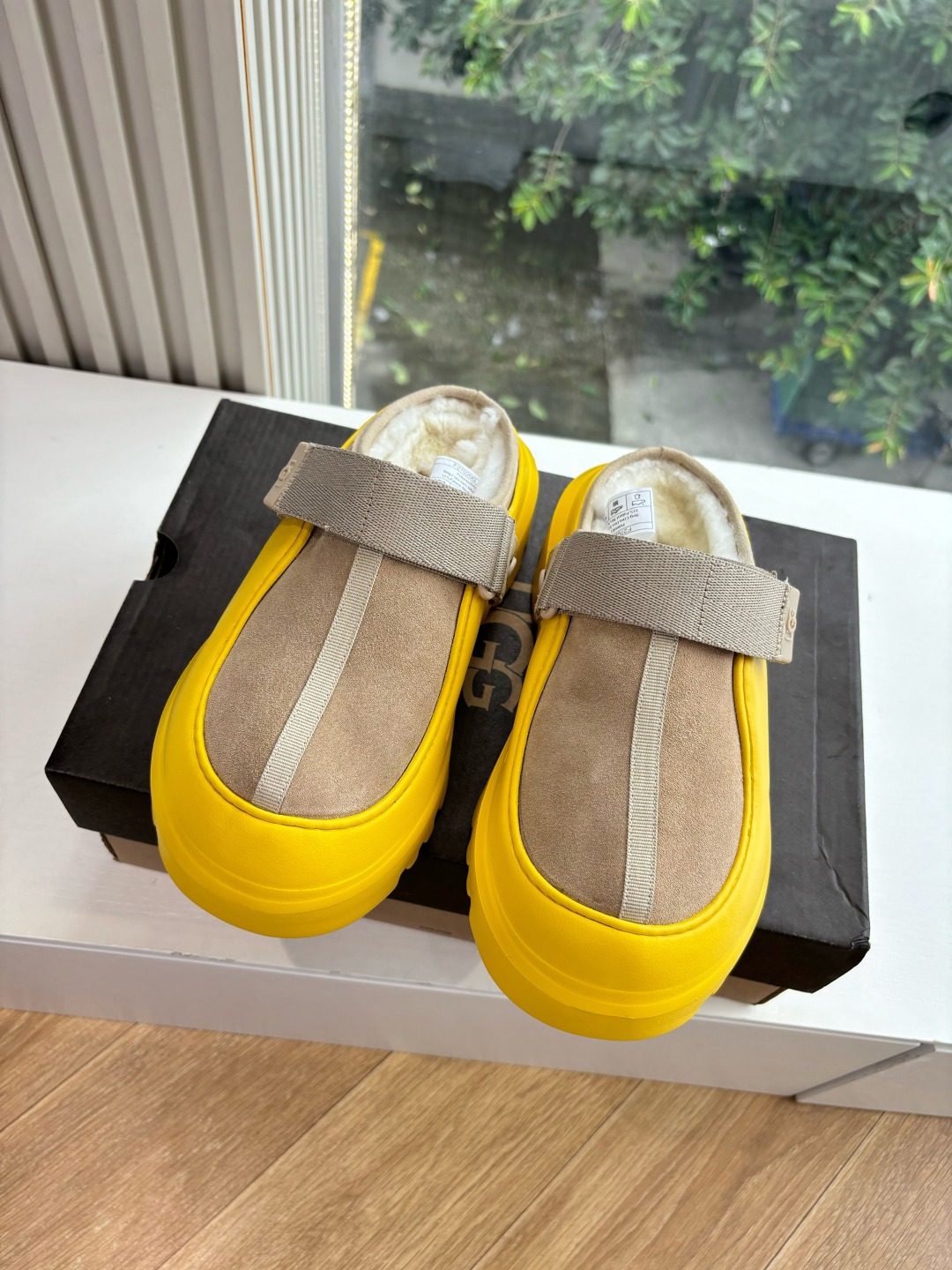 어* 신상 가죽 슬리퍼