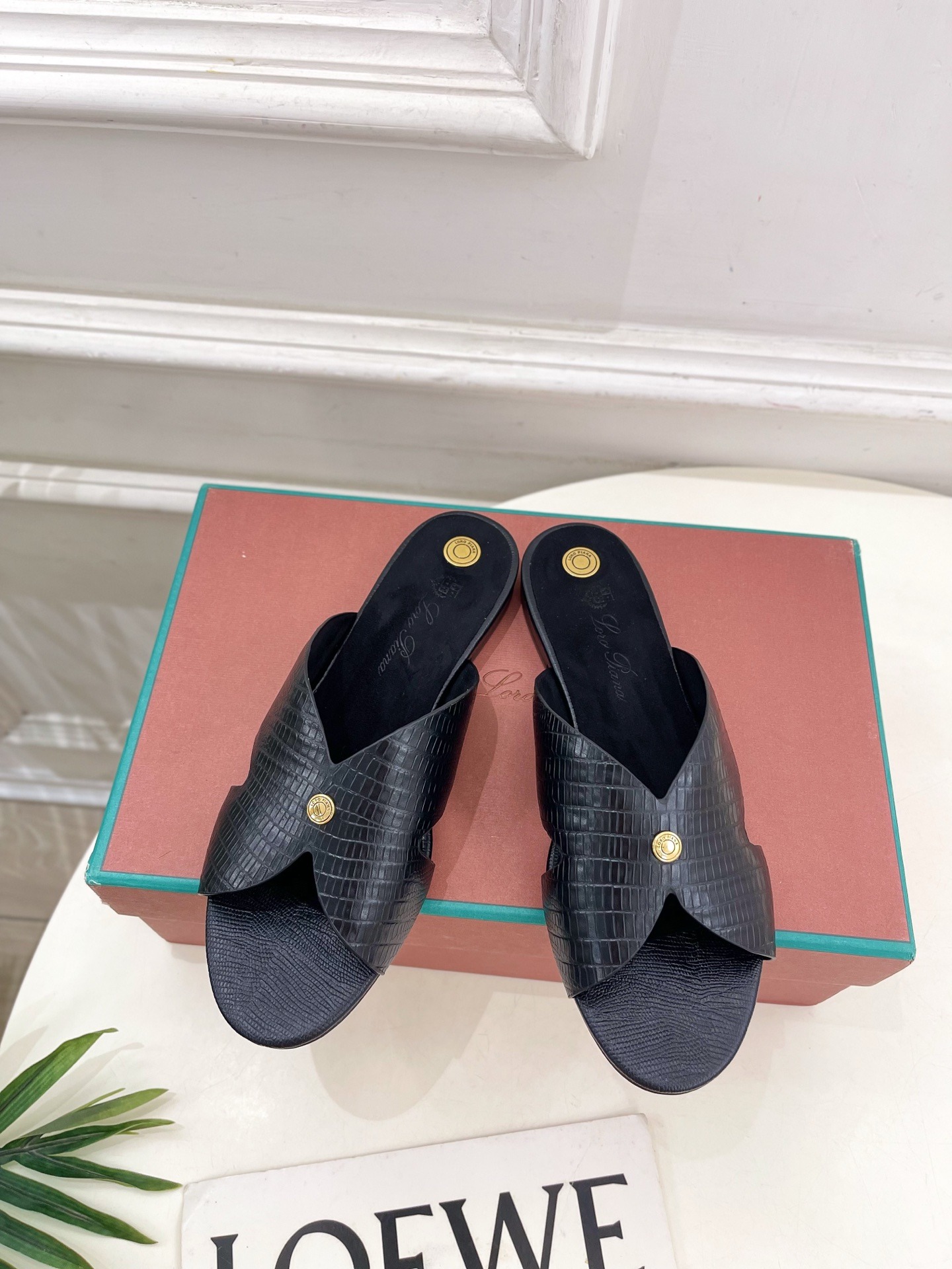 로*피아나 25 봄여름 신상 베라 여성 슬리퍼