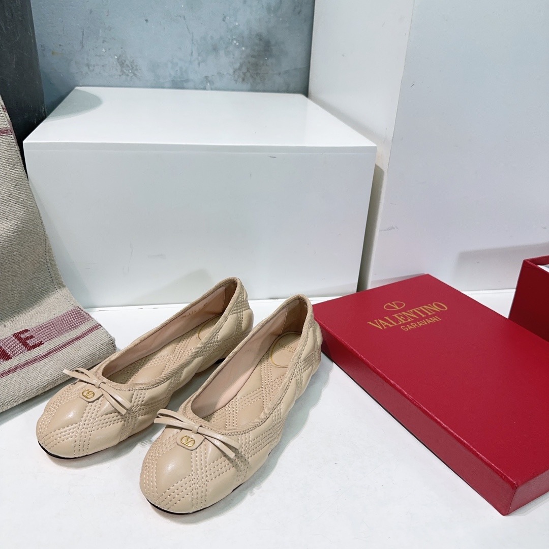 발*티노 25 봄여름 최신 플랫 슈즈