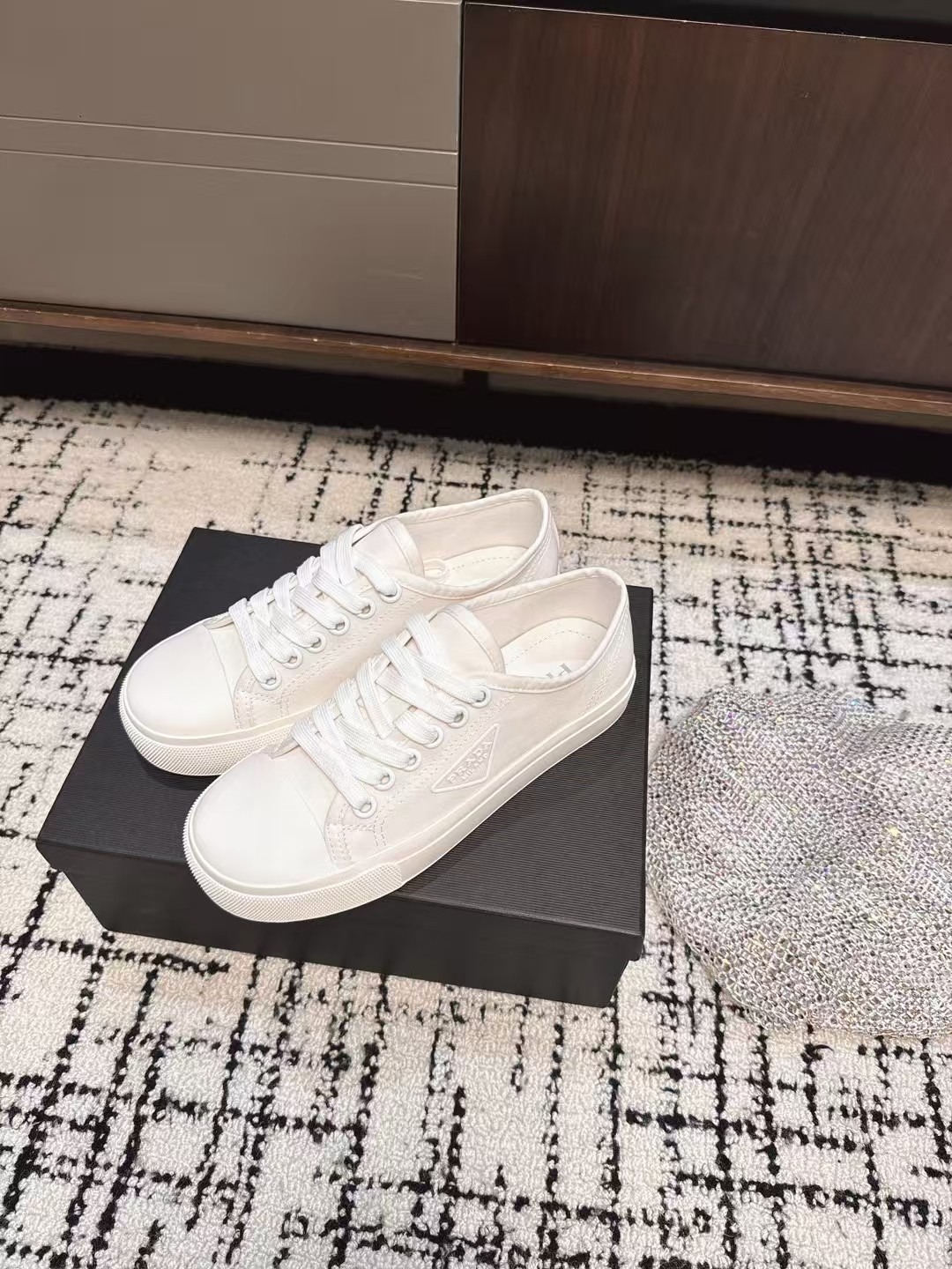 프*다 25ss 가을겨울 통굽 스니커즈