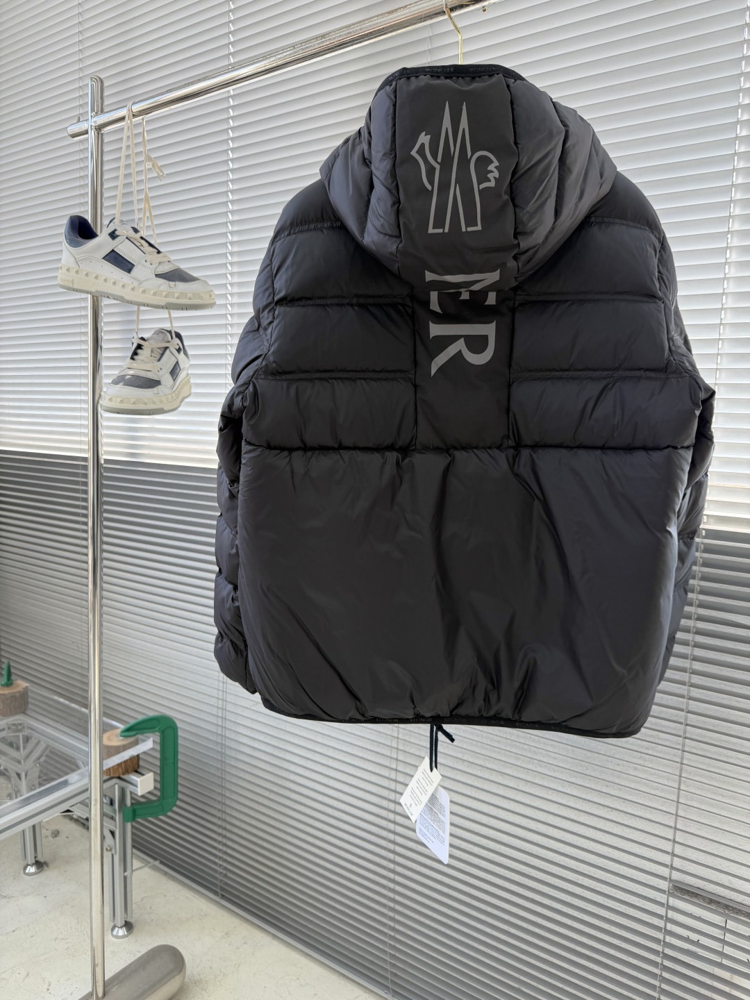 몽*레르 가르디 후드 쇼트 다운 재킷