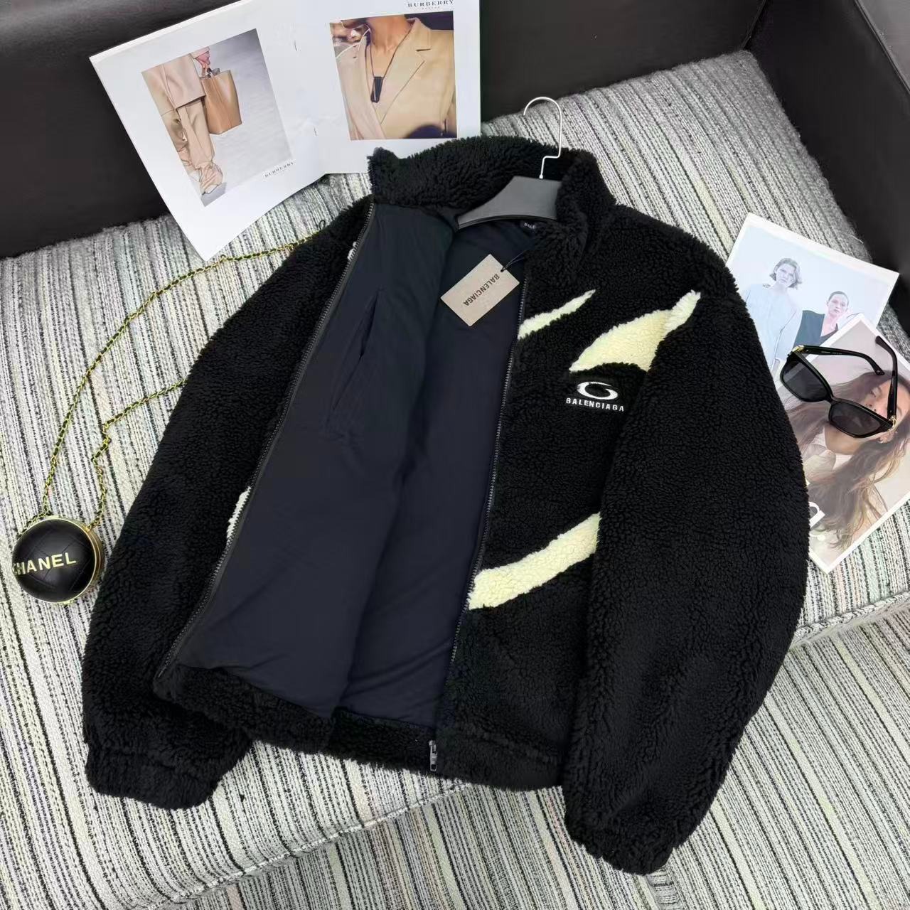 발*시아가 신상 하이넥 스웨이드 점퍼