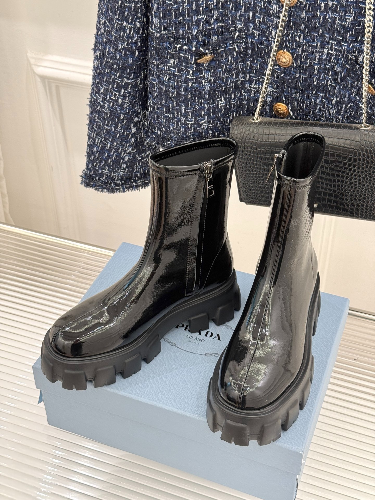 프*다 모놀리스 브러시드 가죽 첼시부츠