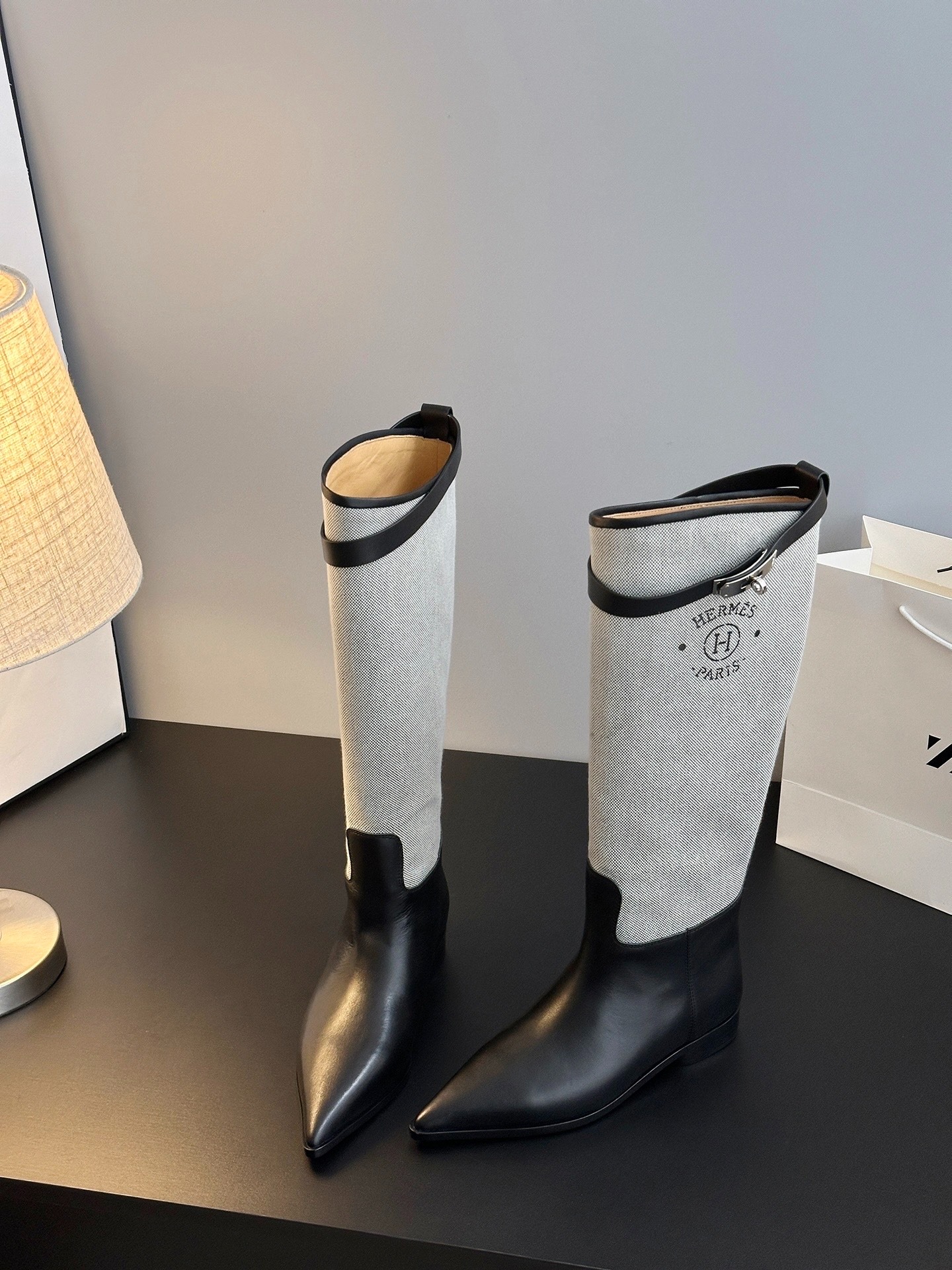 에*메스 신상 켈리 버클 라이더부츠