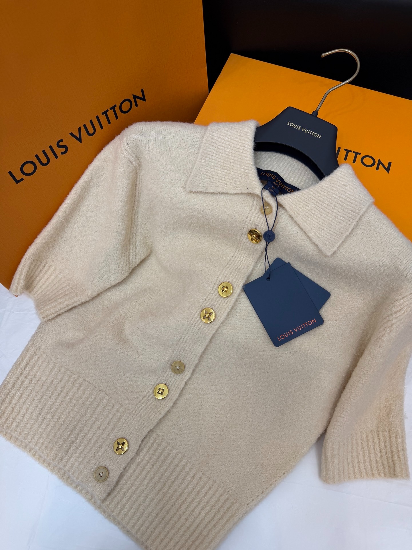 루*비통 26ss 터틀넥 니트 반팔 가디건