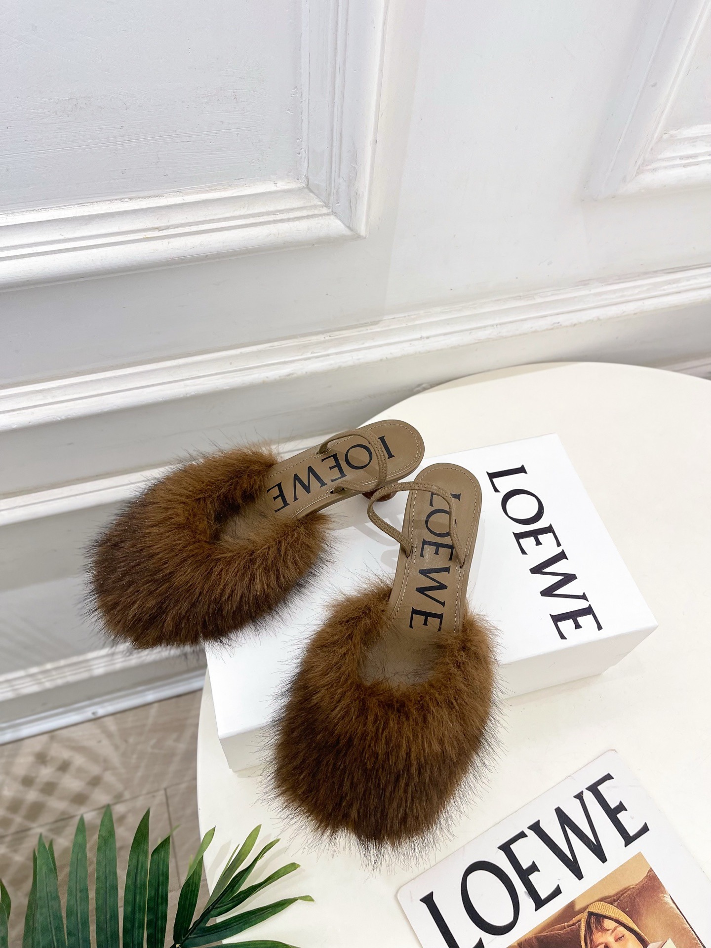 로*베 26 신상 퍼리 슬라이드 샌들