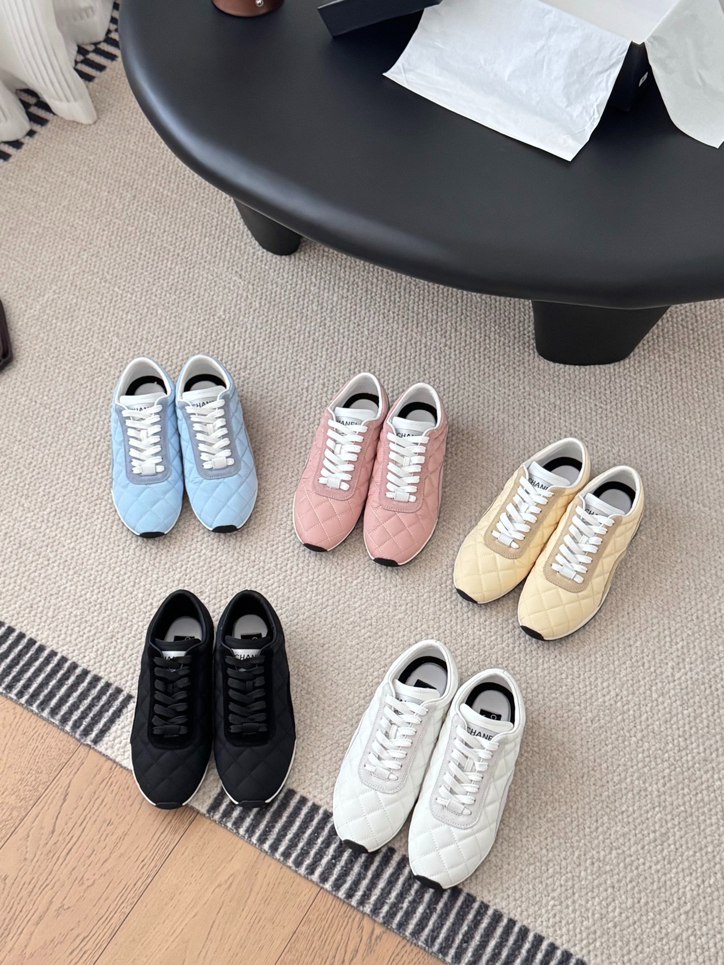 샤* 25C 뉴 퀼팅 스니커즈