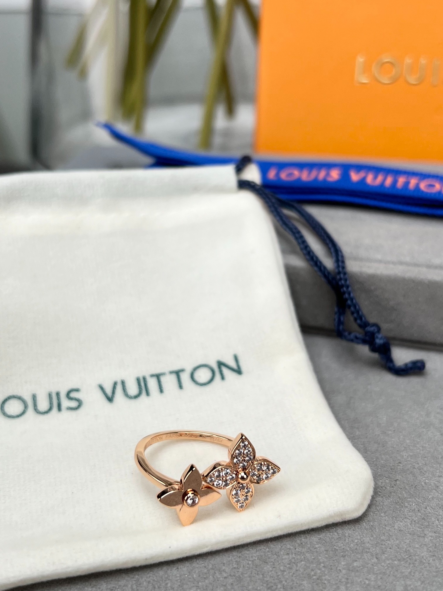 루*비통 LV 스타 블로썸 링