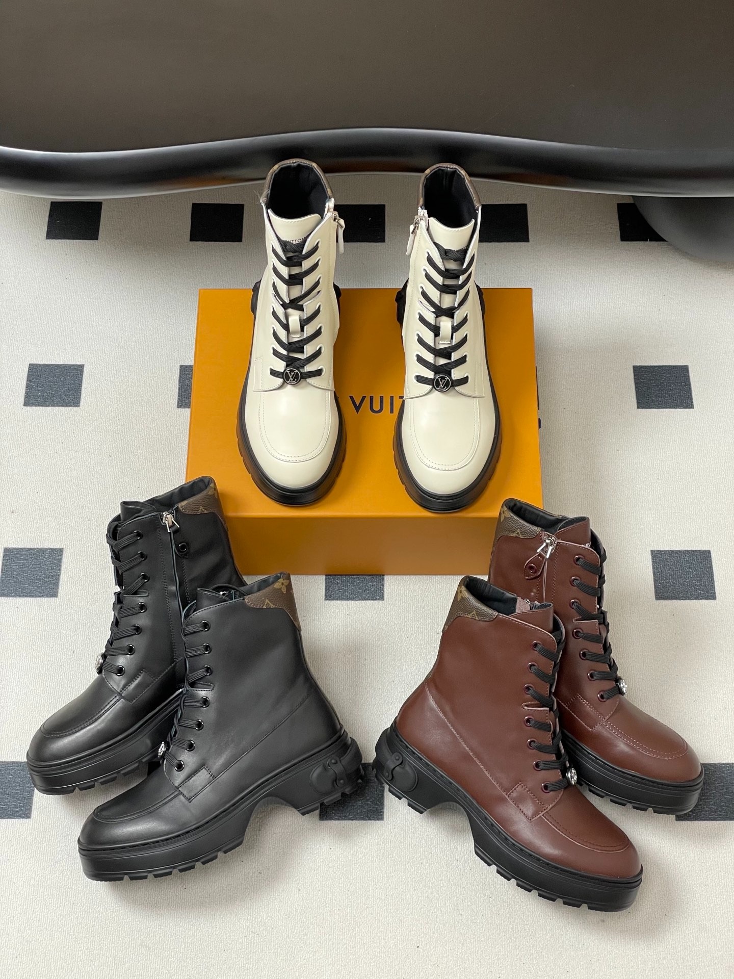 루*비통 신상 앵클부츠