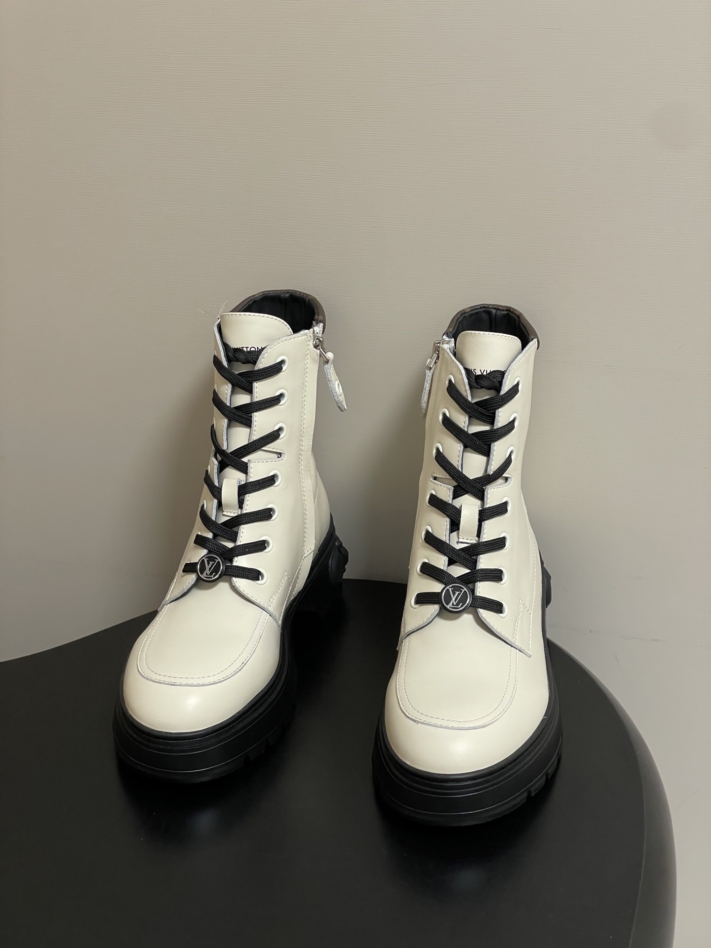 루*비통 신상 앵클부츠