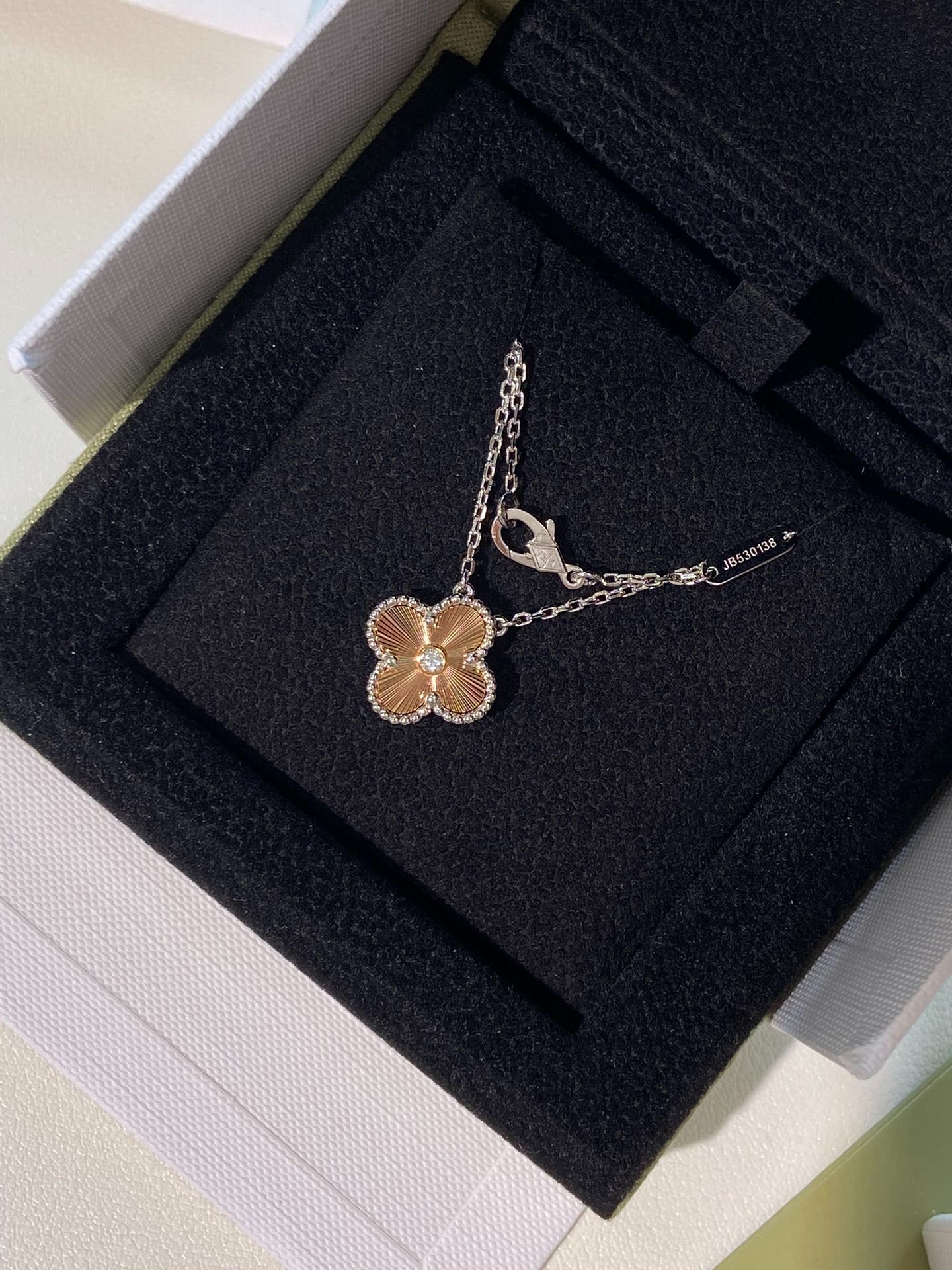 반*리프 24 홀리데이 리미티드 에디션 빈티지 알함브라 목걸이