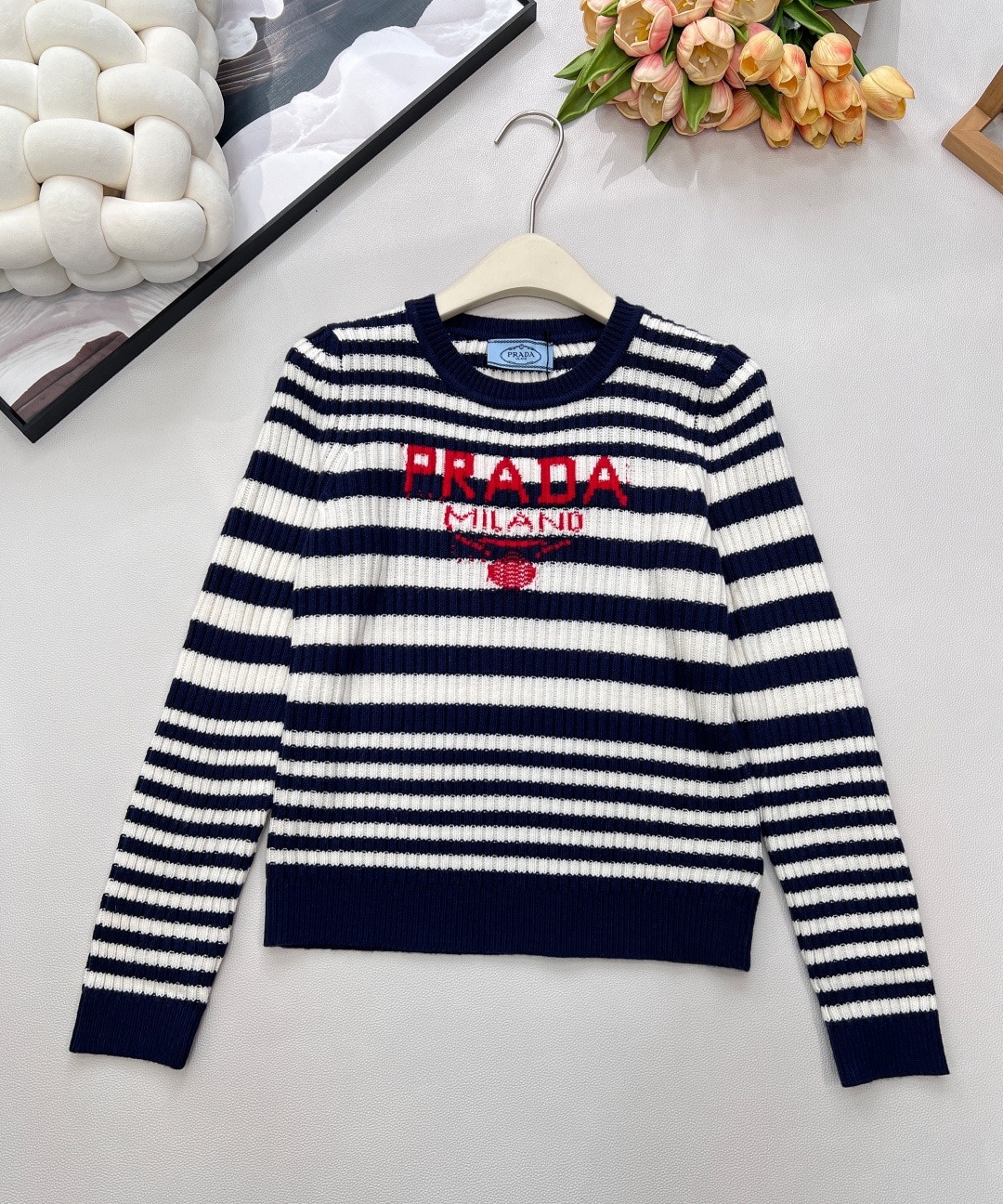 프*다 신상 자가드 긴팔 니트