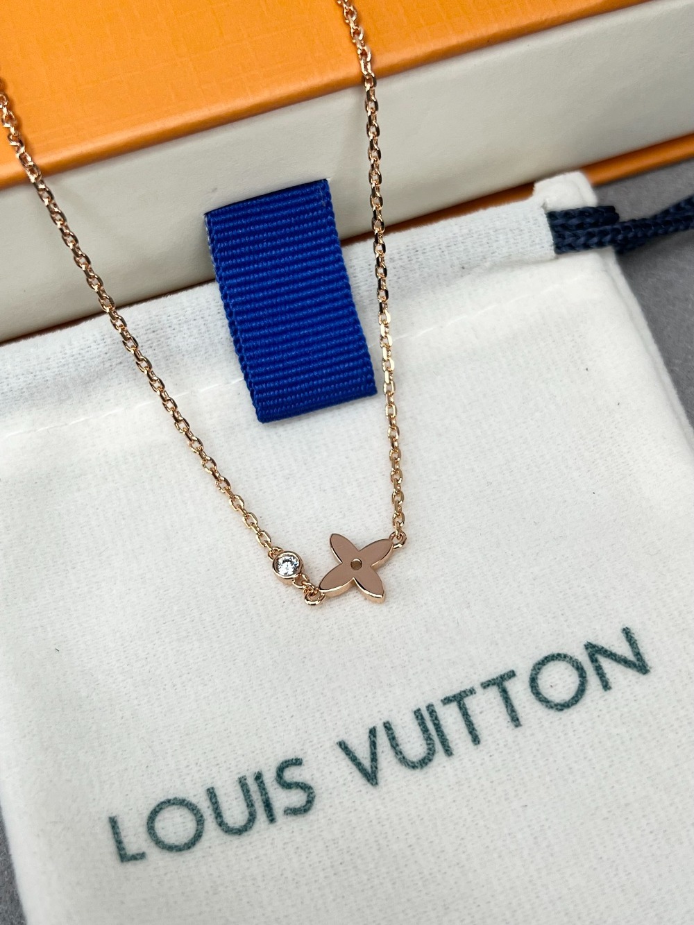 루*비통 LV 이딜 블라썸 네크리스